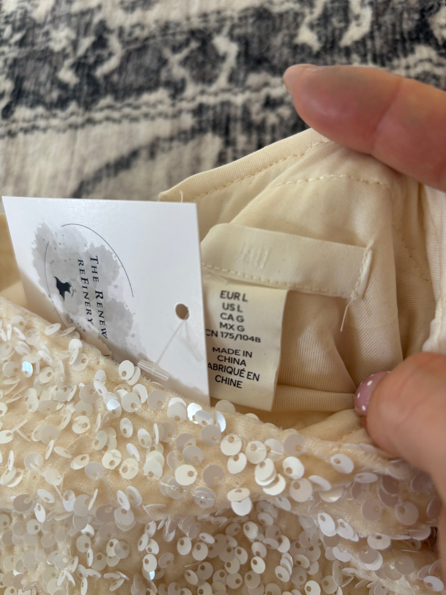 H&M Sequined Mock Neck Top | Large (N104N19)