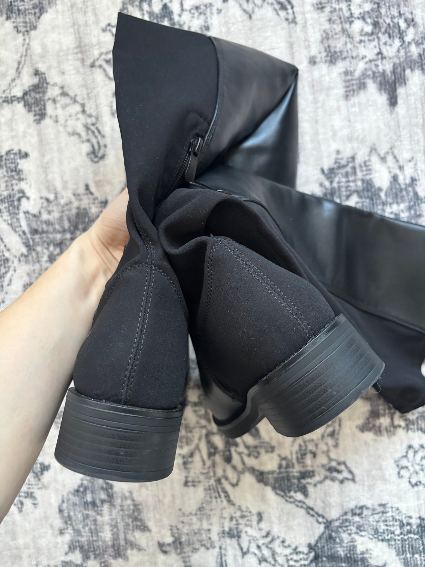 Dream Pair Black Knee High Flat Boots | Sz 7.5 (D012M10)