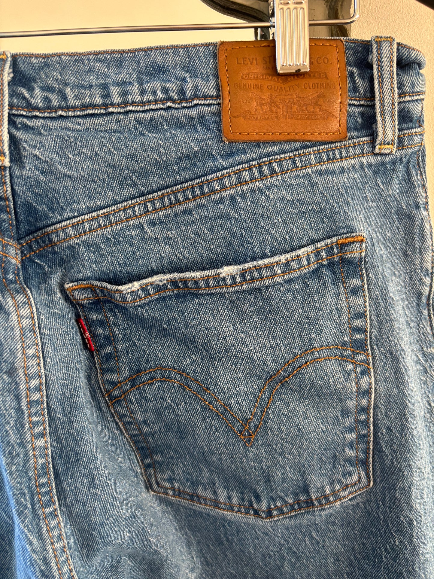 Levis Ribcage Straight Leg Jeans | 32