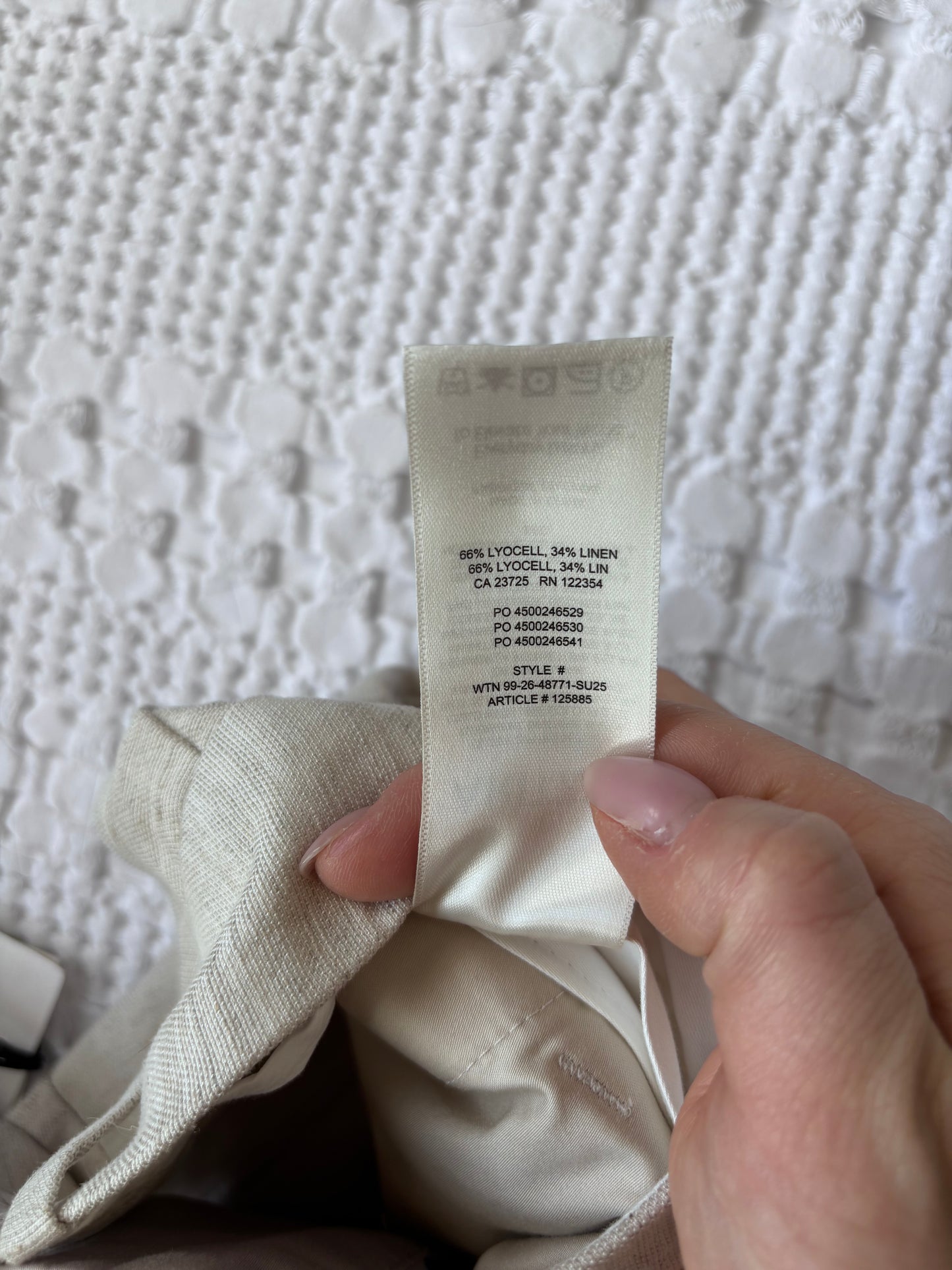 Aritzia The Effortless Linen Short Curve Fit NWT | Sz 6 (fit like 4/6)