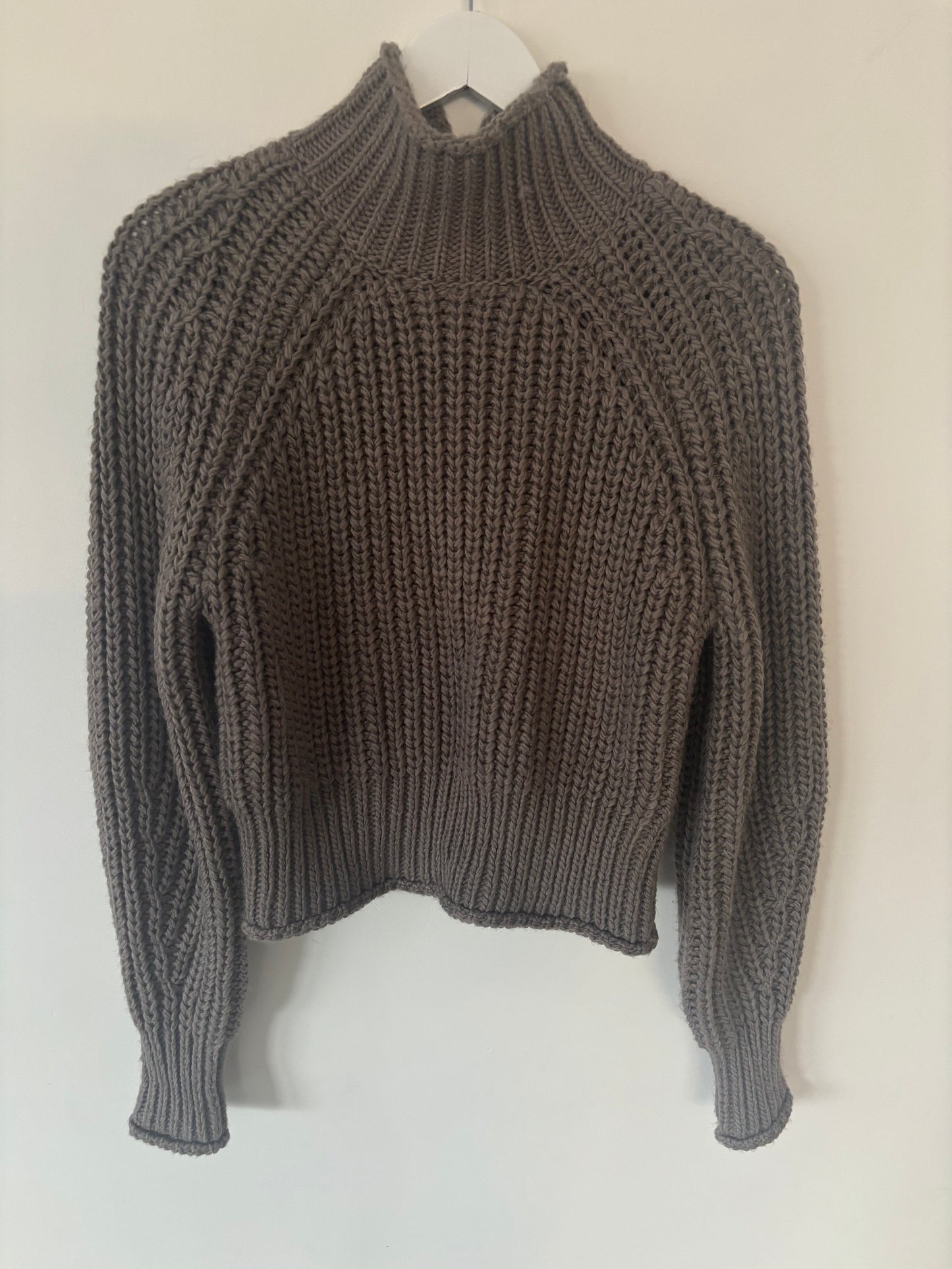 H&M Knit Dark Grey/Beige Sweater | XS (loose fit, fit size small) (N197K6)