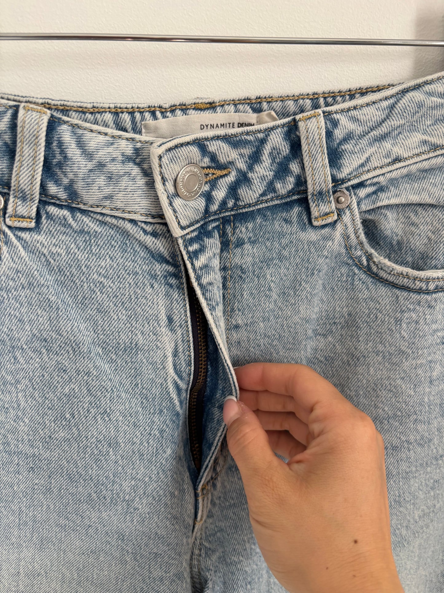 Dynamite Claudia Mom Jeans in Light Wash | 27