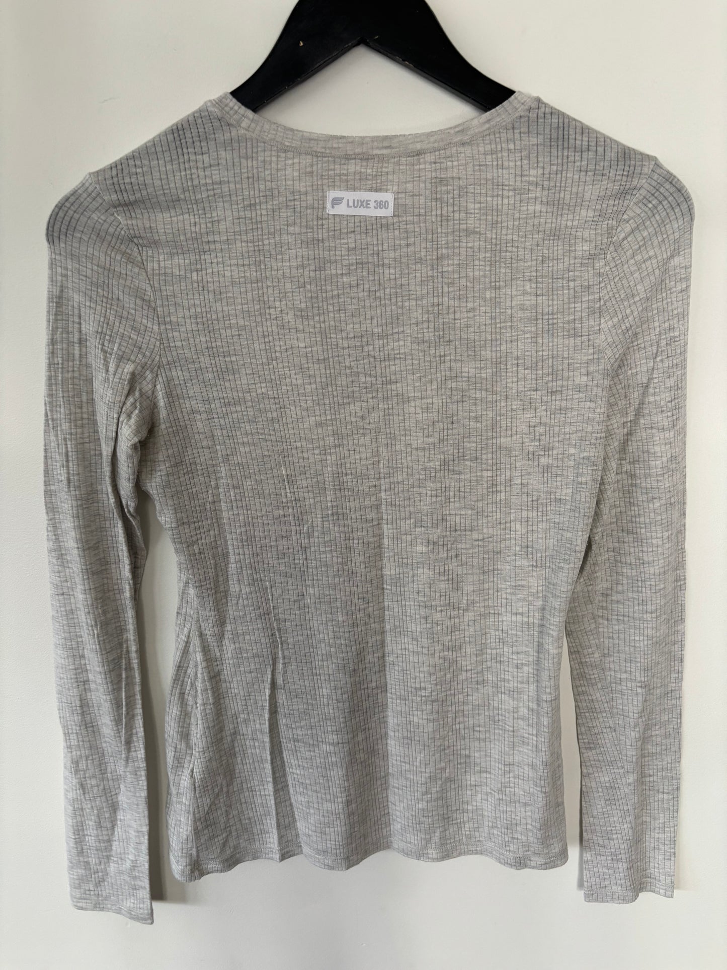 Luxe 360 Grey Ribbed Long Sleeve | Sz XS (Could also fit Small) (N119TF2)