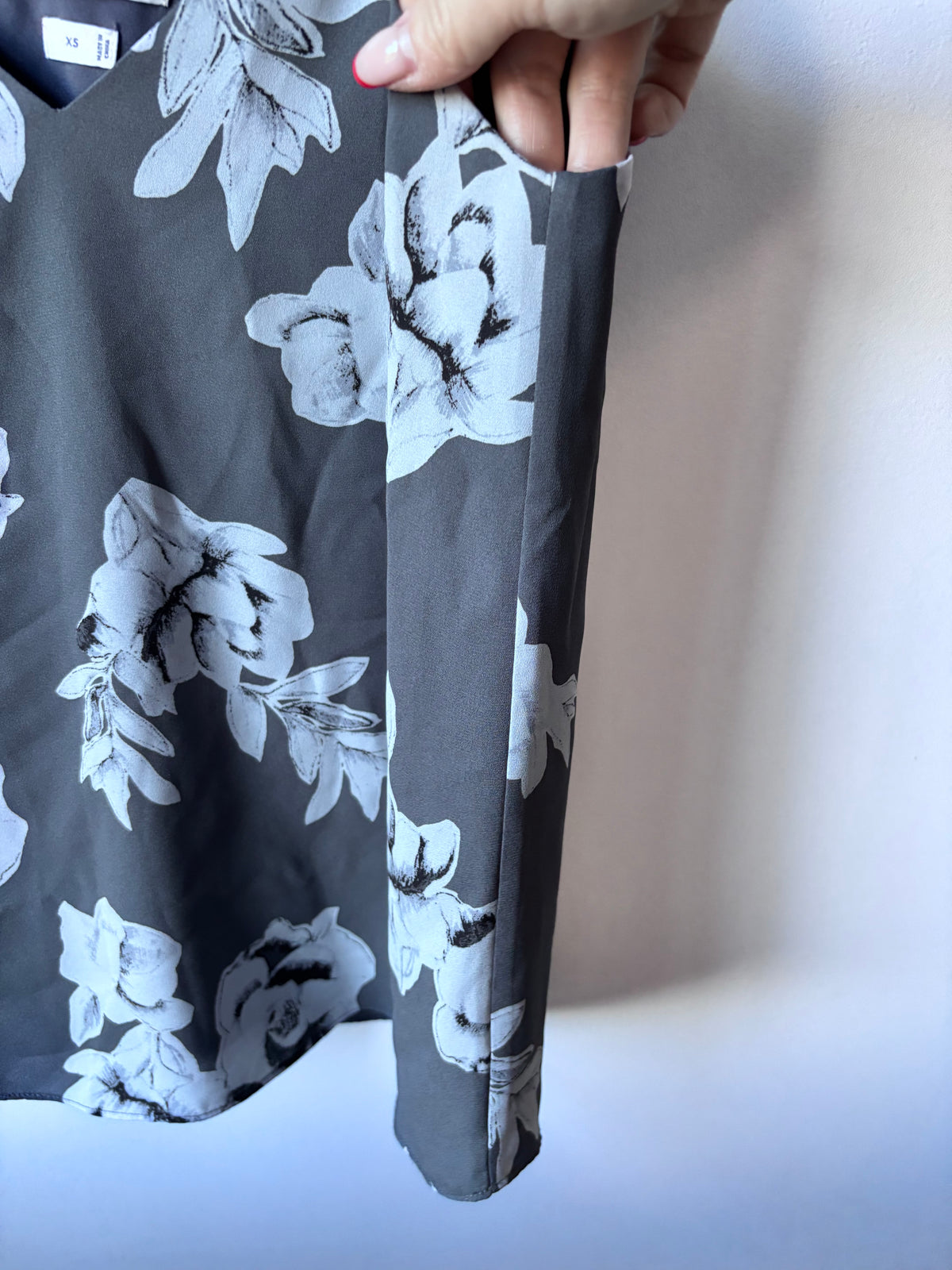Babaton Everly Grey Floral Camisole | Sz XS