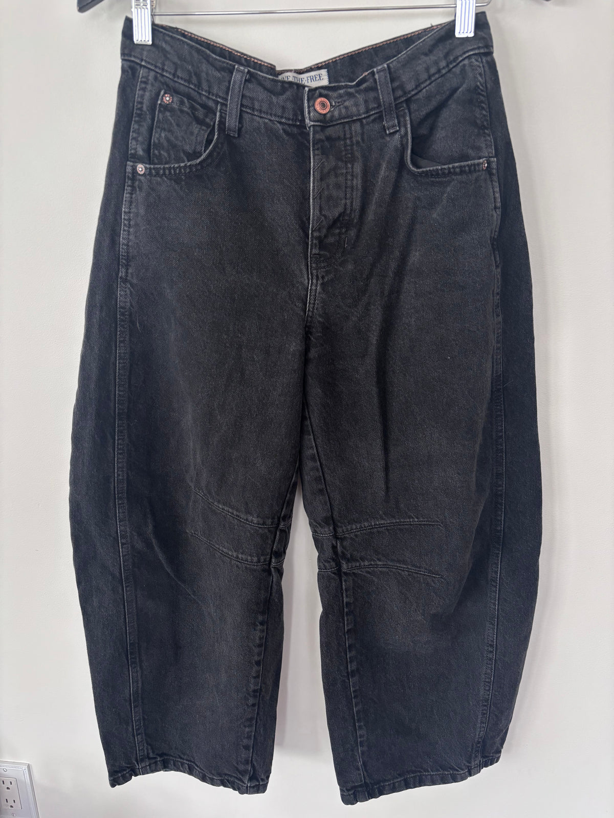Free People Good Luck Barrel Jeans | Sz 26 (would fit 26-27)