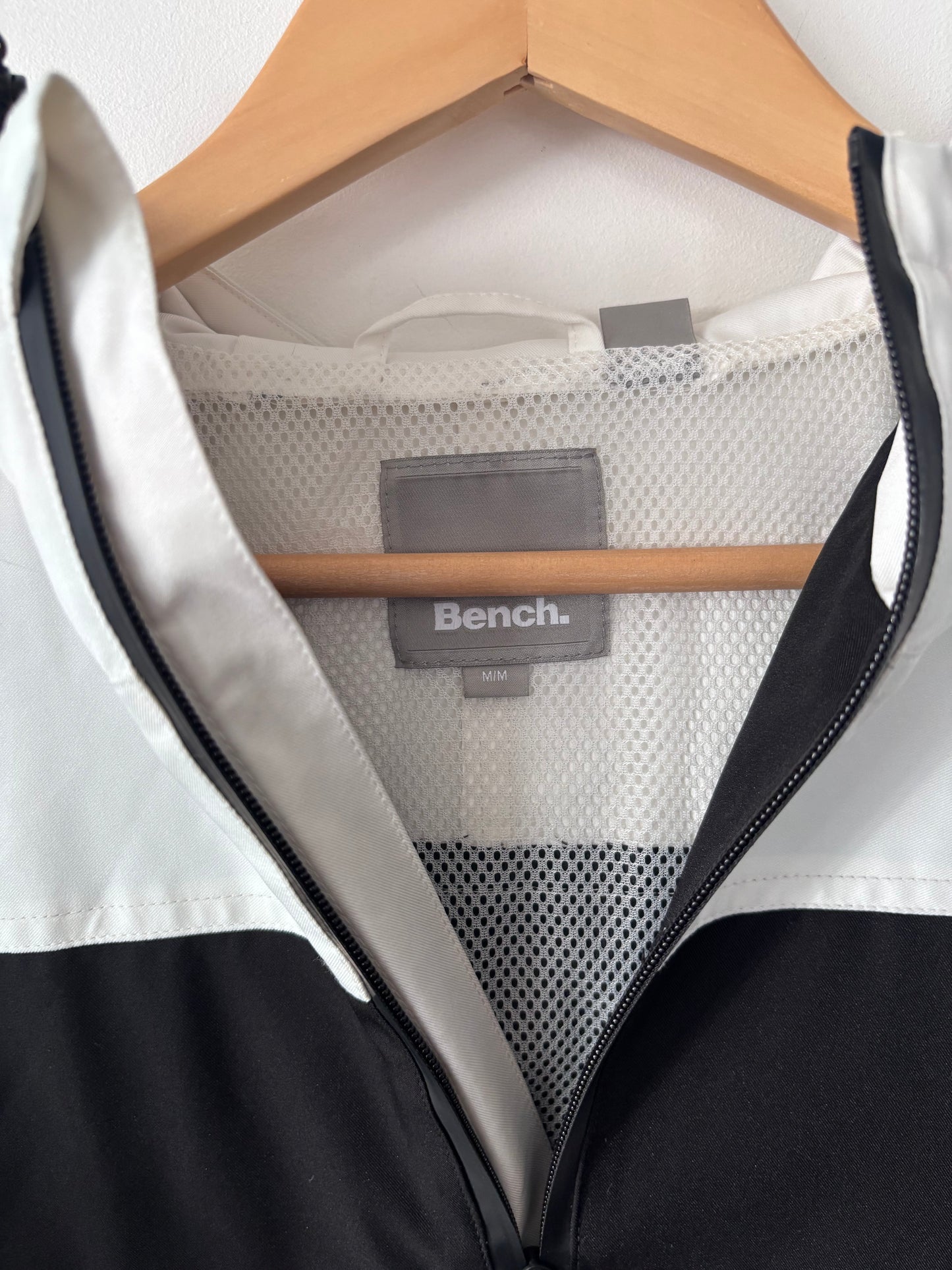 Bench 1/2 Zip Hooded Wind Breaker Jacket | Sz Medium