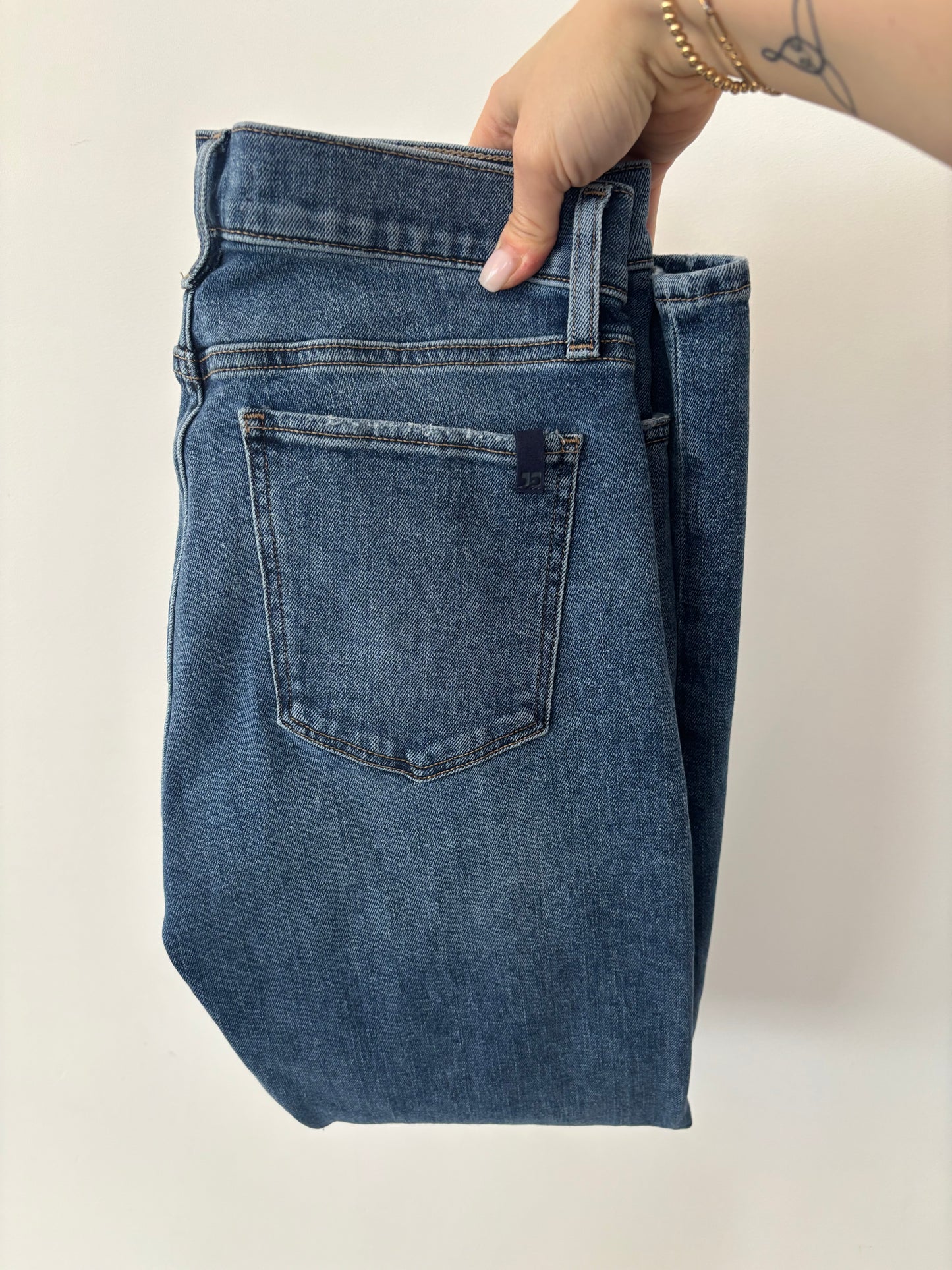 *Joes Jeans Bobby Tapered Boyfriend Denim | 26