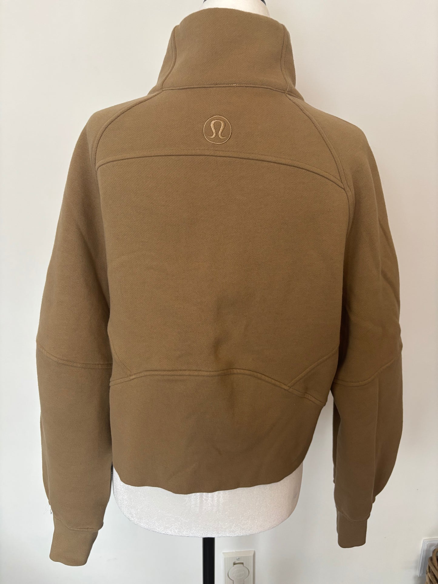 Lululemon 1/2 Zip Scuba Funnel Neck in Artifact | XS/Small (D039R5)