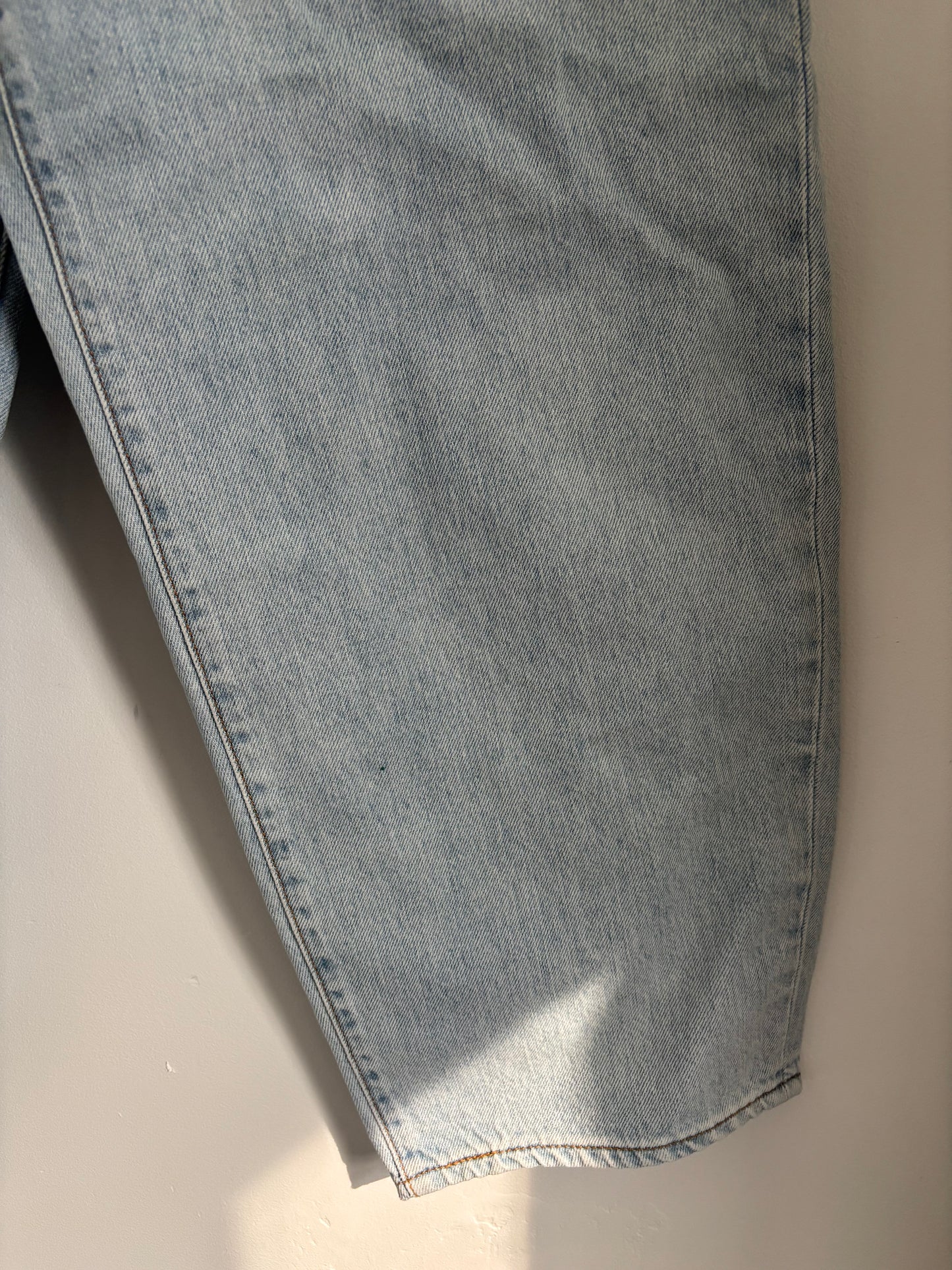 Levi's Balloon Denim in Lightwash | 29