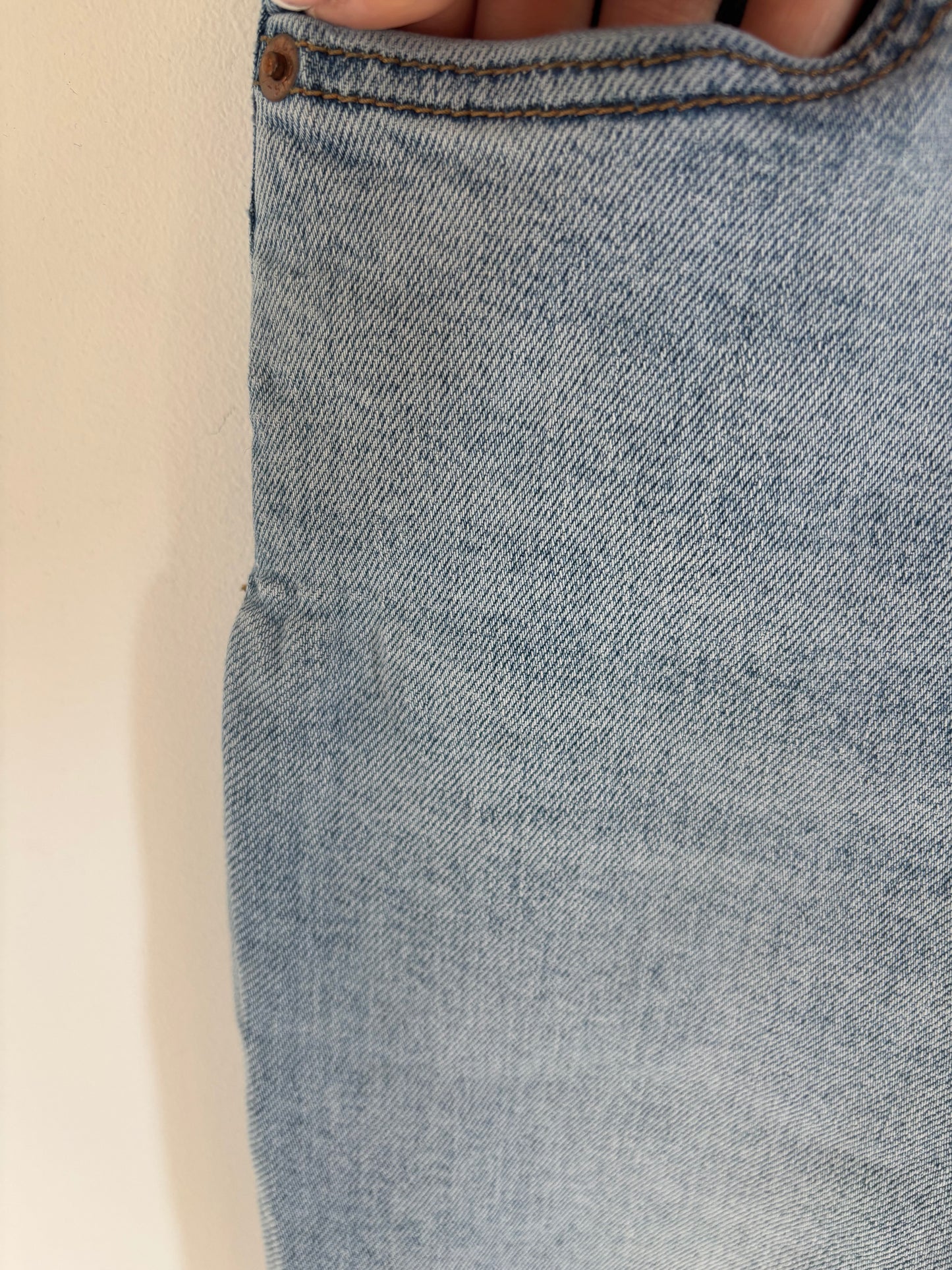 Levi's Wedgie Straight Distresed Denim | 28 (fit small**)