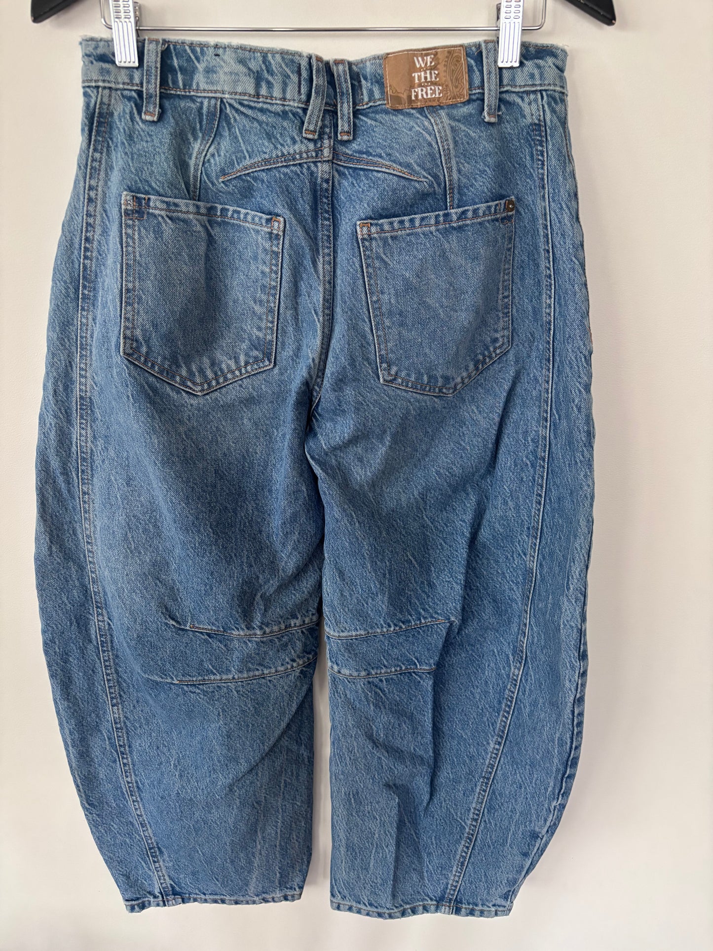 Free People Good Luck Barrel Jeans | Sz 26 (would fit 27 too)