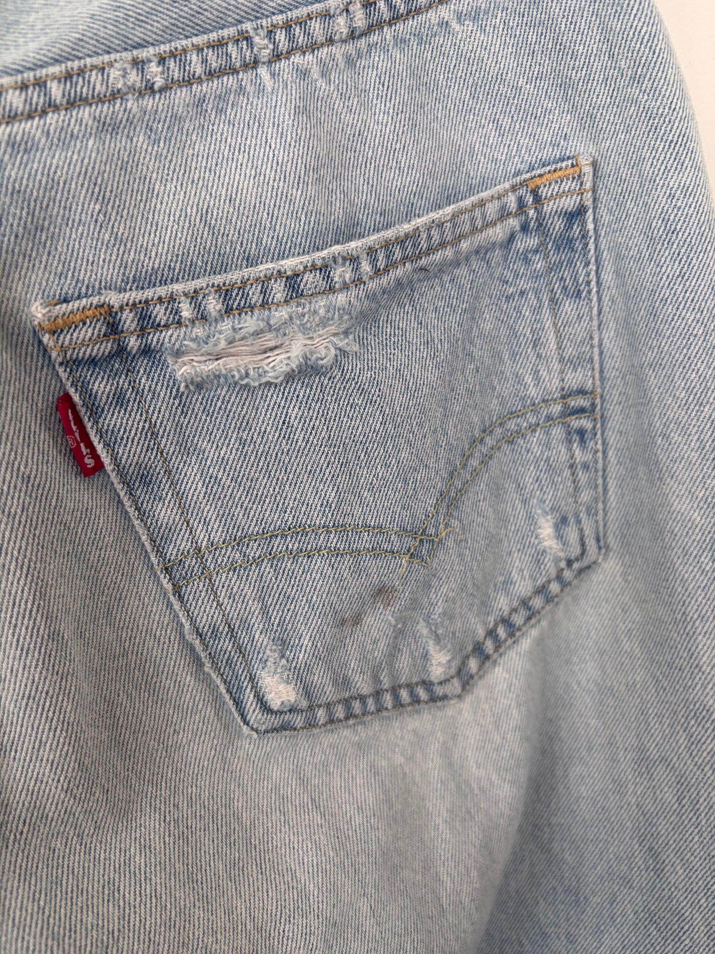Levi's 501 90s Light Wash Distressed Denim | Sz 27