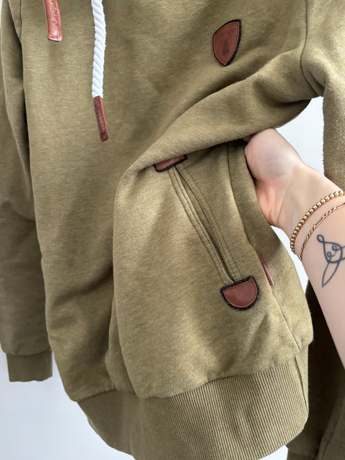 Wanakome Artemis Hoodie | Sz Large (J182E13)