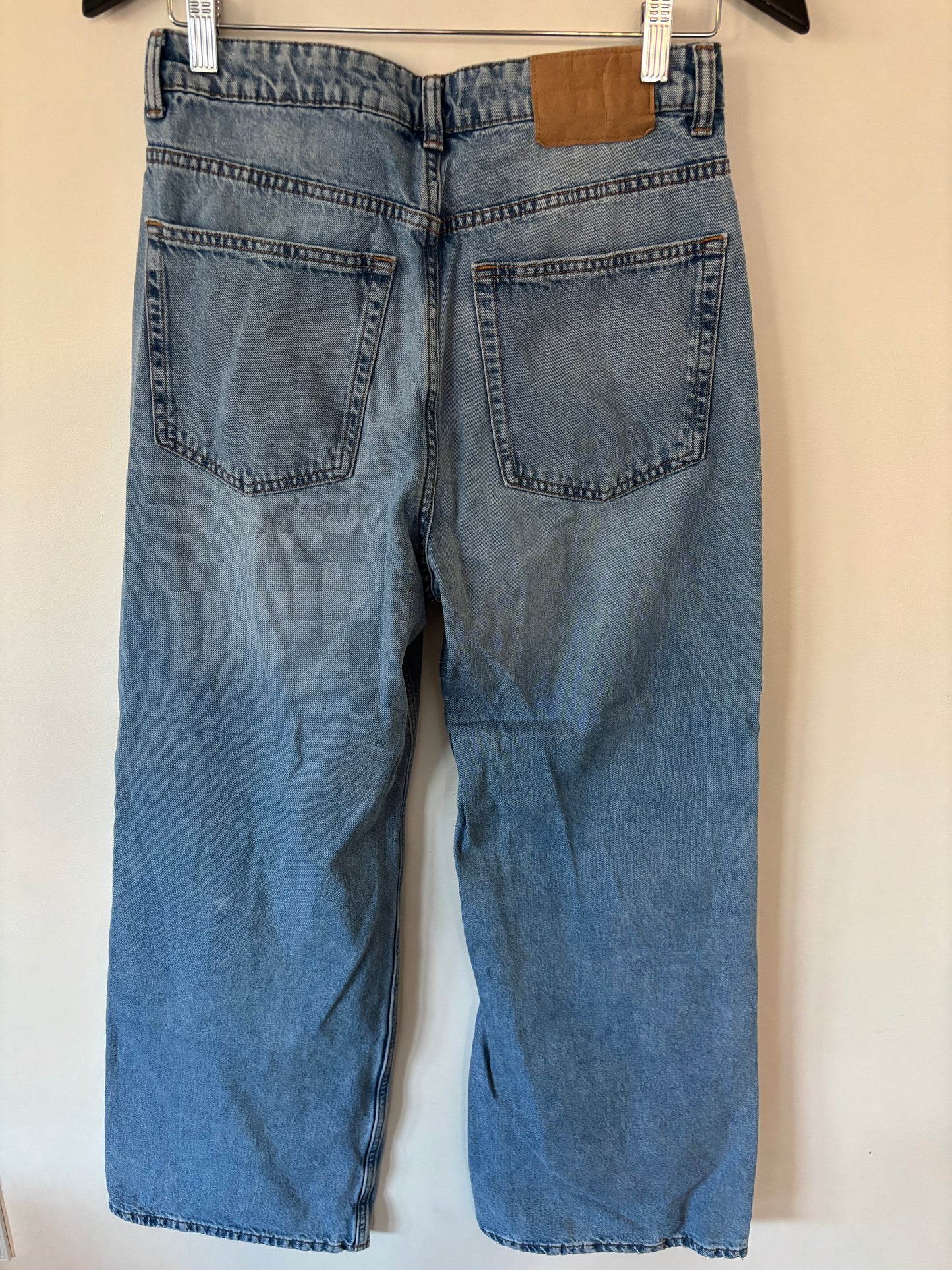 H&M Divided High Rise Wide Jeans (Light Wash) | Sz 8 (N31S20)