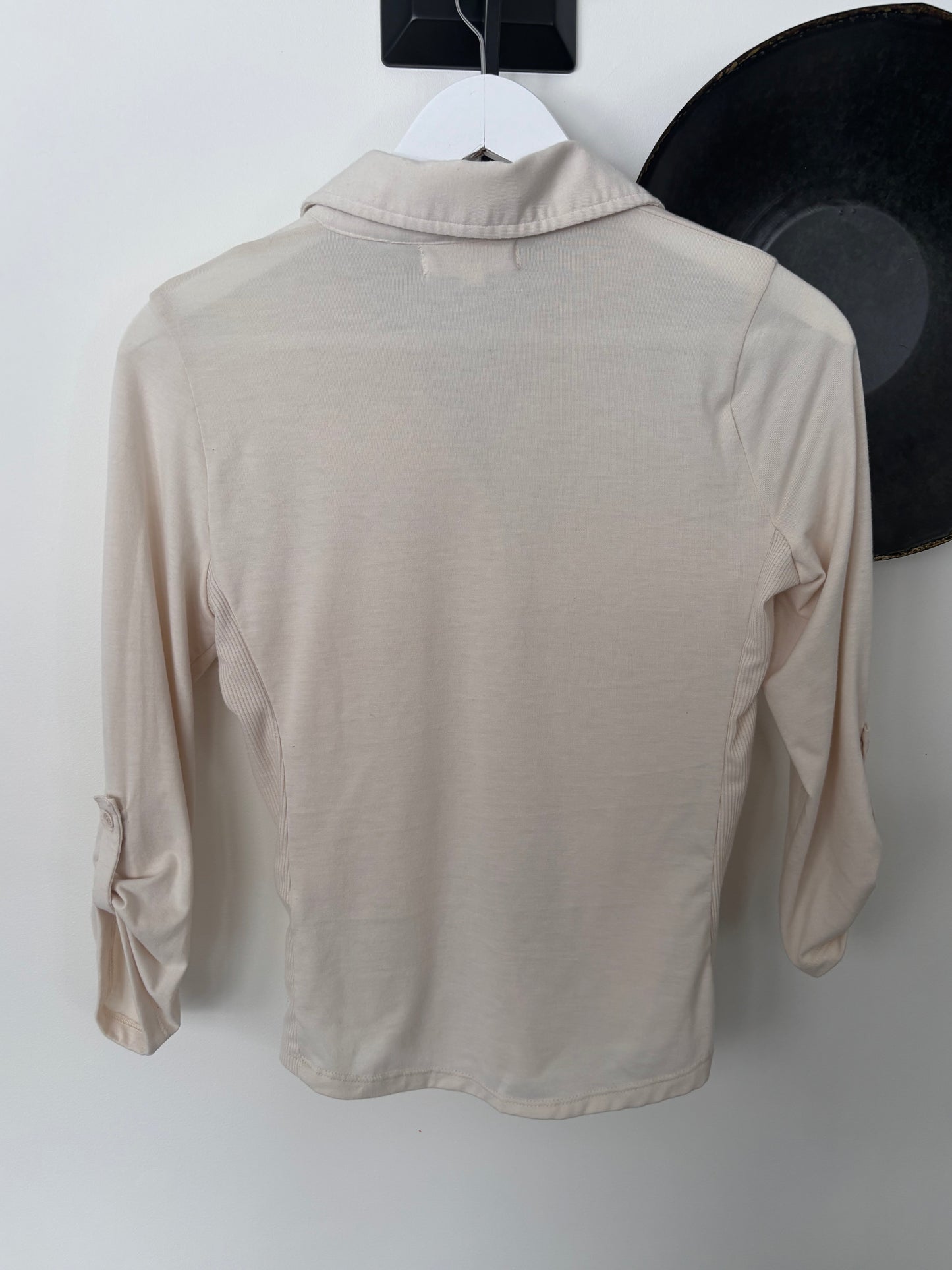 Wild Skye Collared Cream Button Up Shirt | Sz Small (M42W7)