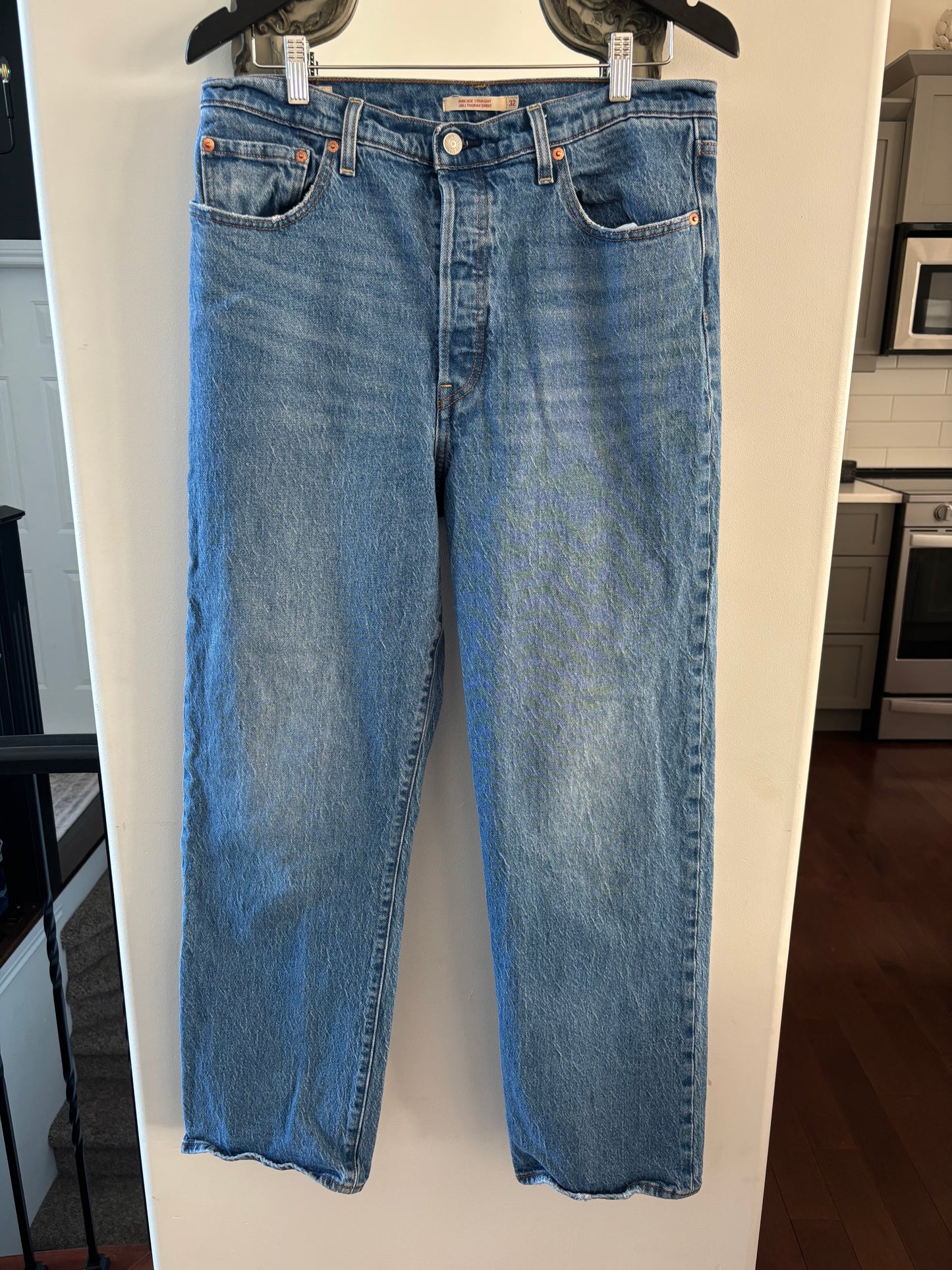 Levis Ribcage Straight Leg Jeans | 32