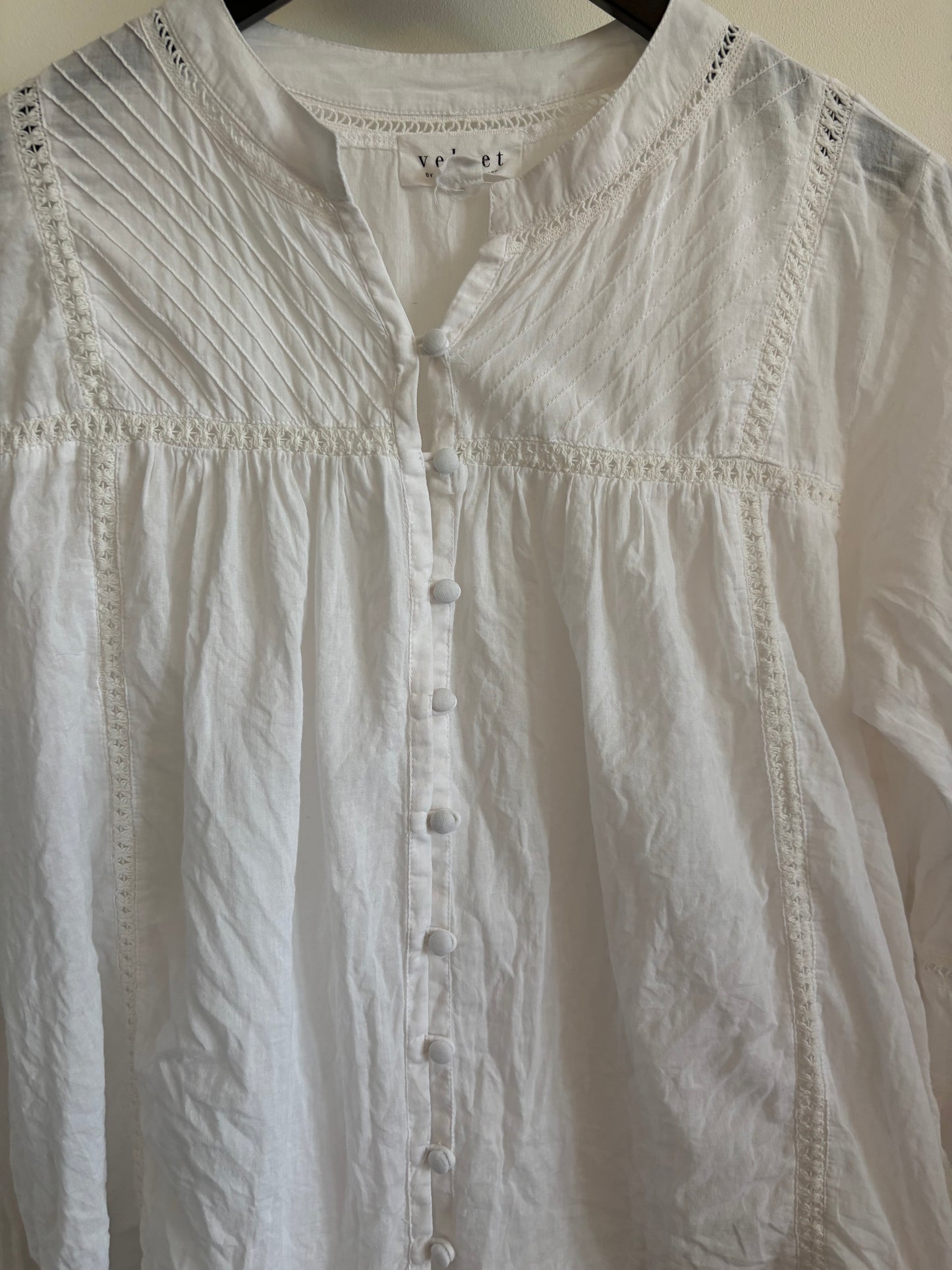 *Velvet by Graham & Spencer Yadira Poet Blouse | Medium