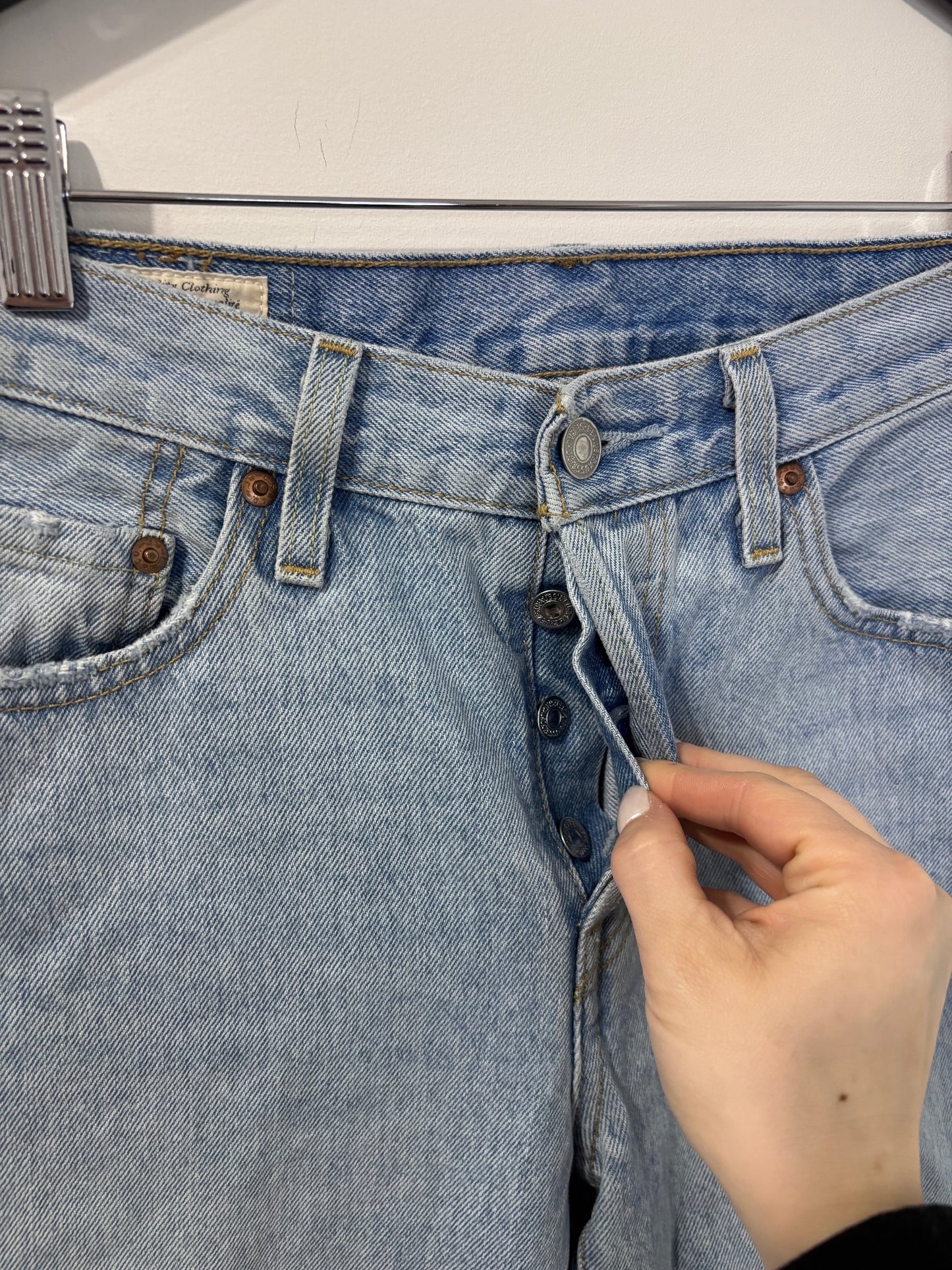 Levi's 501 Light Wash Straight Leg Jeans | Sz 26 (M165K6)