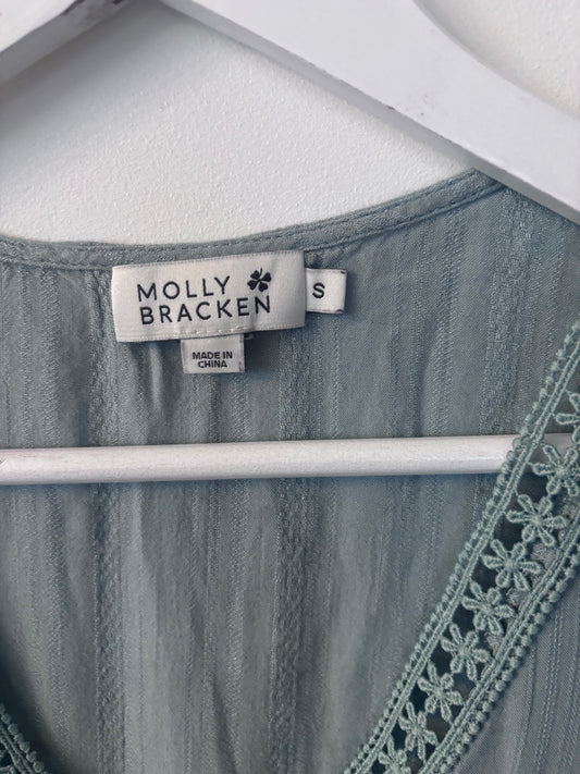Molly Bracken Sage Green Top | Sz Small