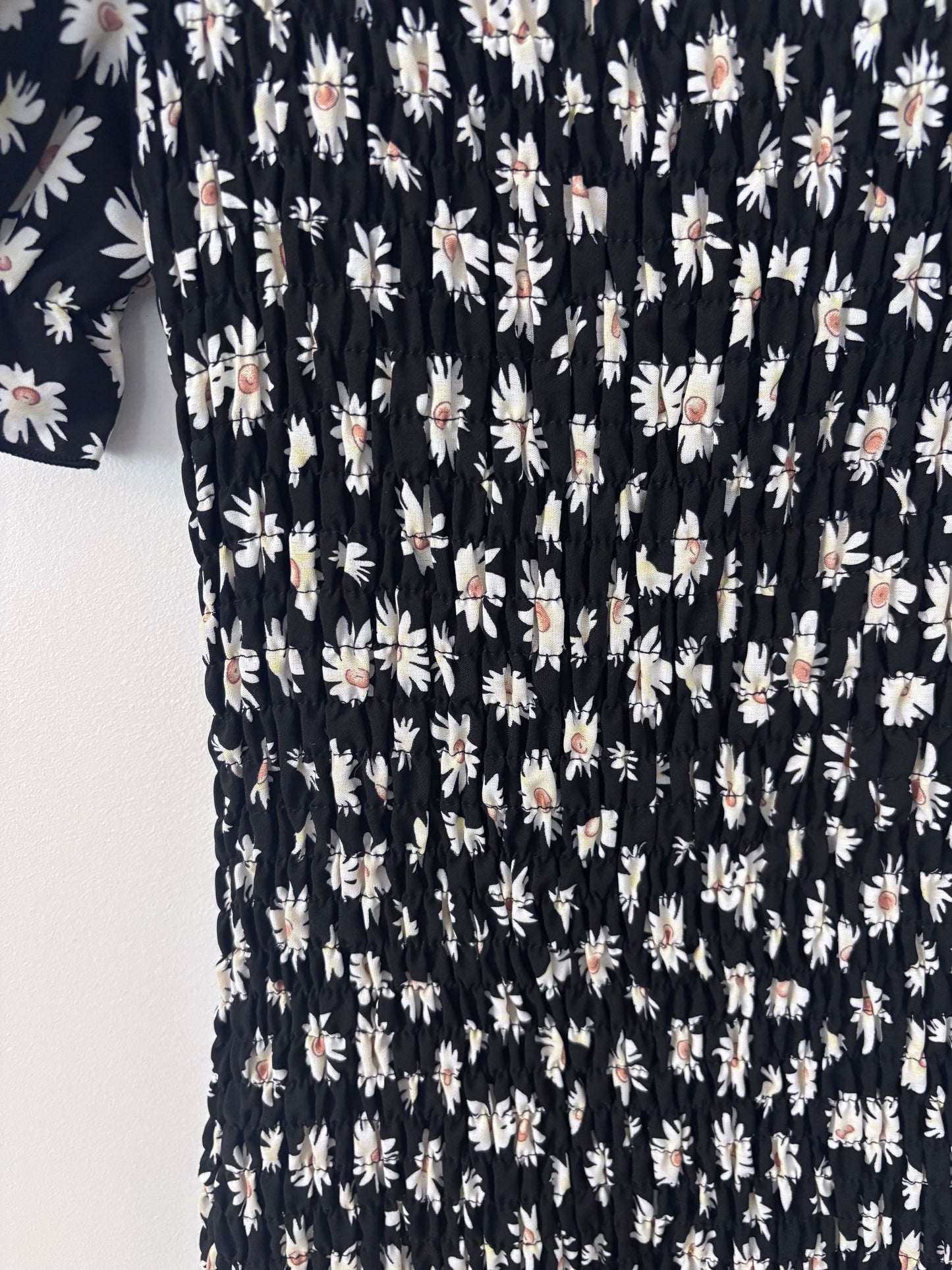 Pretty Garden Black/White/Yellow Smocked Dress | Sz Small