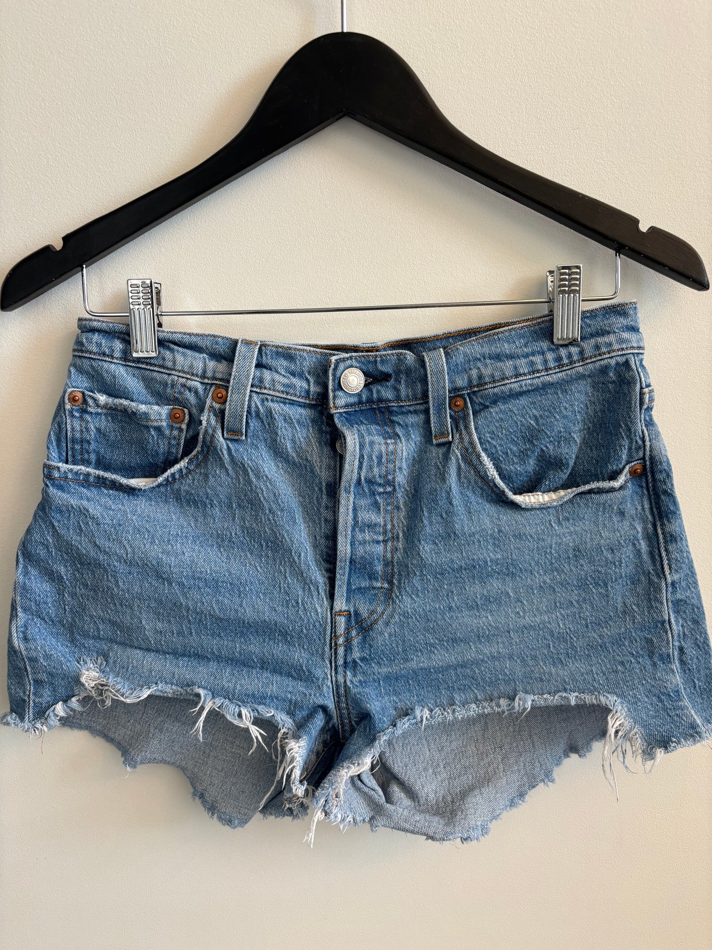 Levi 501 Classic Shorts Medium Wash | 28