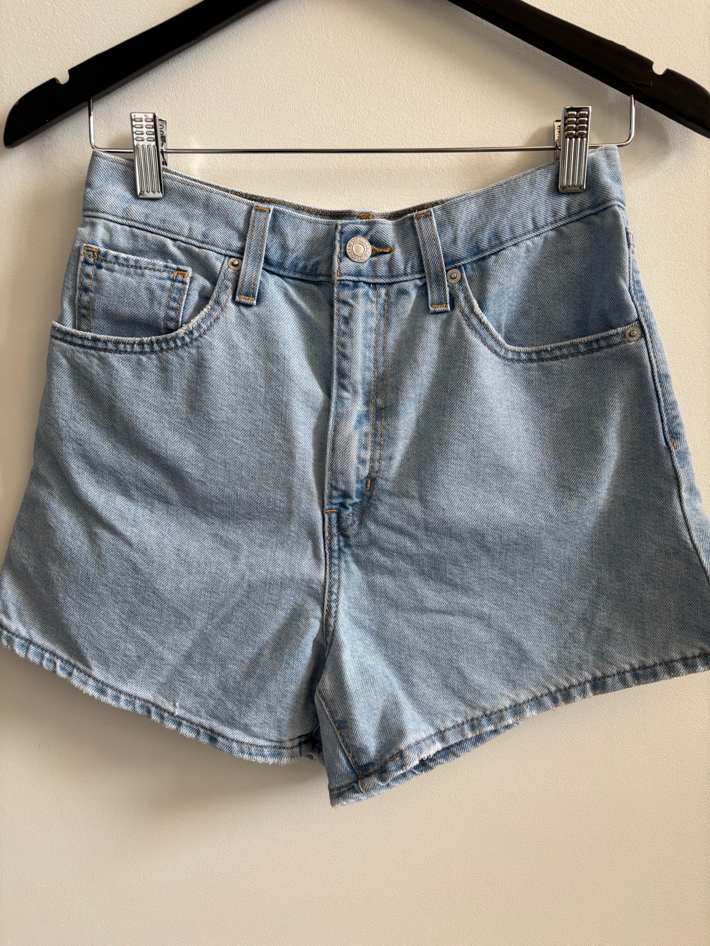 Levi's High Waist Mom Shorts | 27