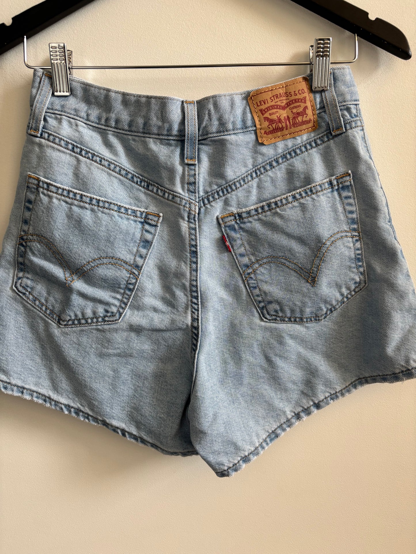 Levi's High Waist Mom Shorts | 27