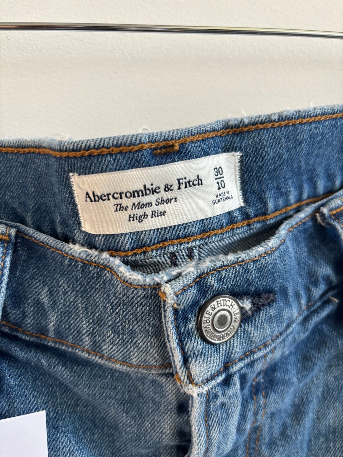Abercrombie Mom High Rise Shorts | 30