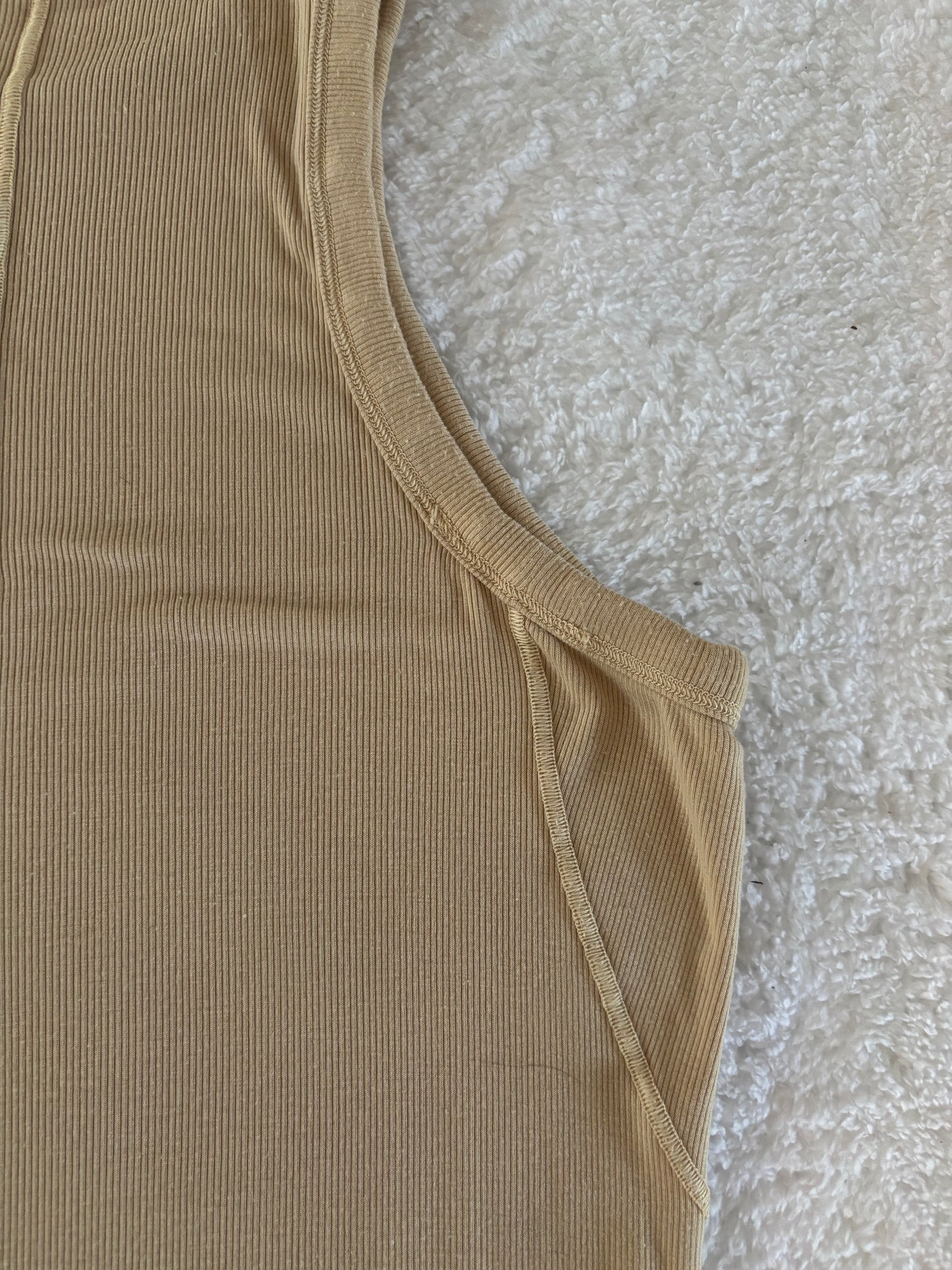 Lululemon Ribbed Hold Tight Tank in Prosecco | Medium (O101B11)