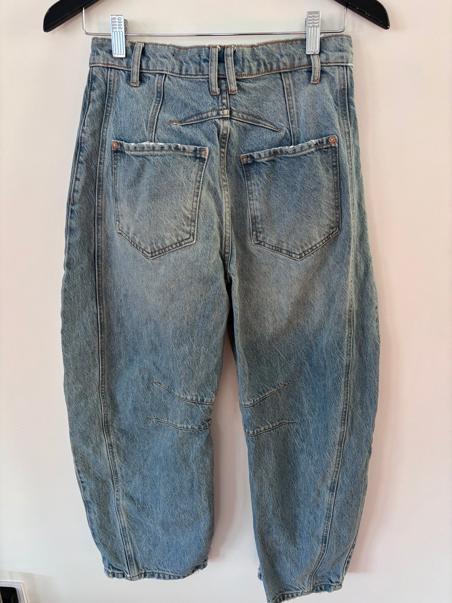 Free People Good Luck Barrel Jeans | Sz 25 (would fit 26)