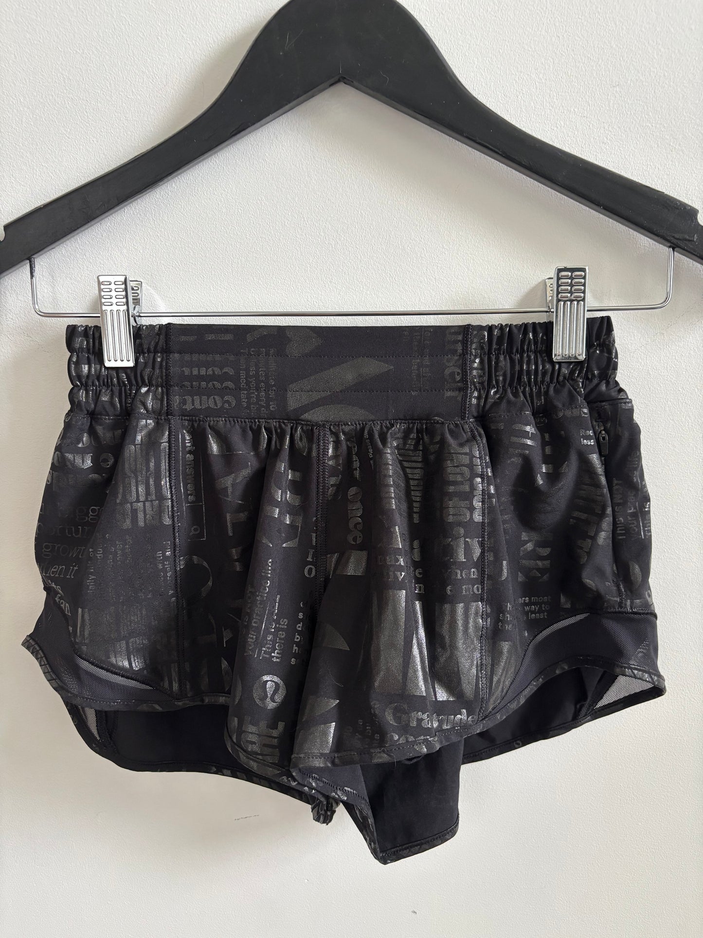 Lululemon Hotty Hot Short II 2.5" Manifesto | 4 (may fit like a 2)