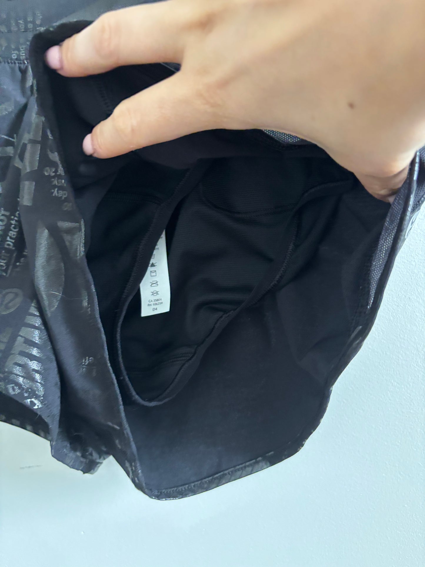 Lululemon Hotty Hot Short II 2.5" Manifesto | 4 (may fit like a 2)