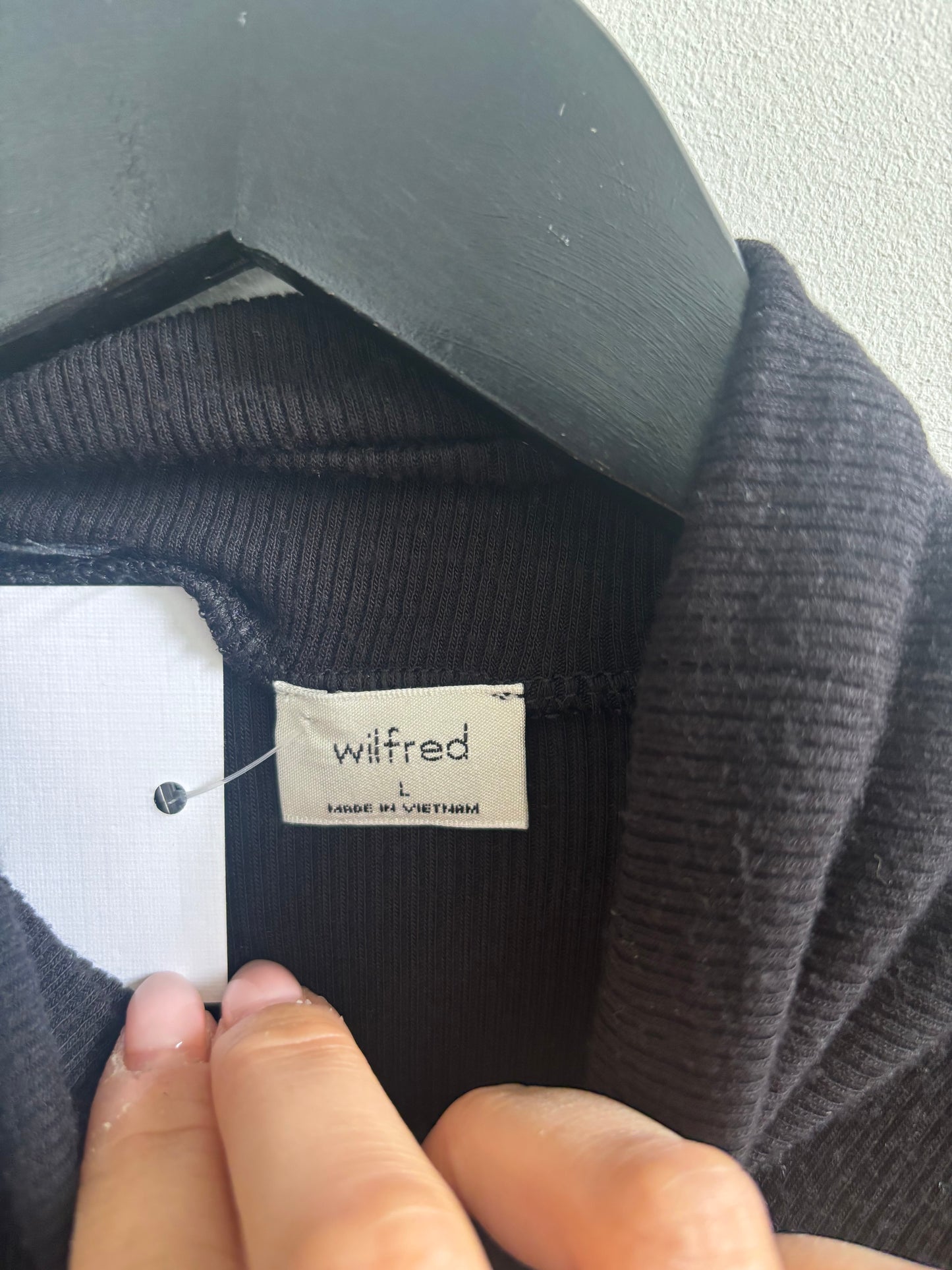 Wilfred/Aritzia Only Turtleneck Top | Large
