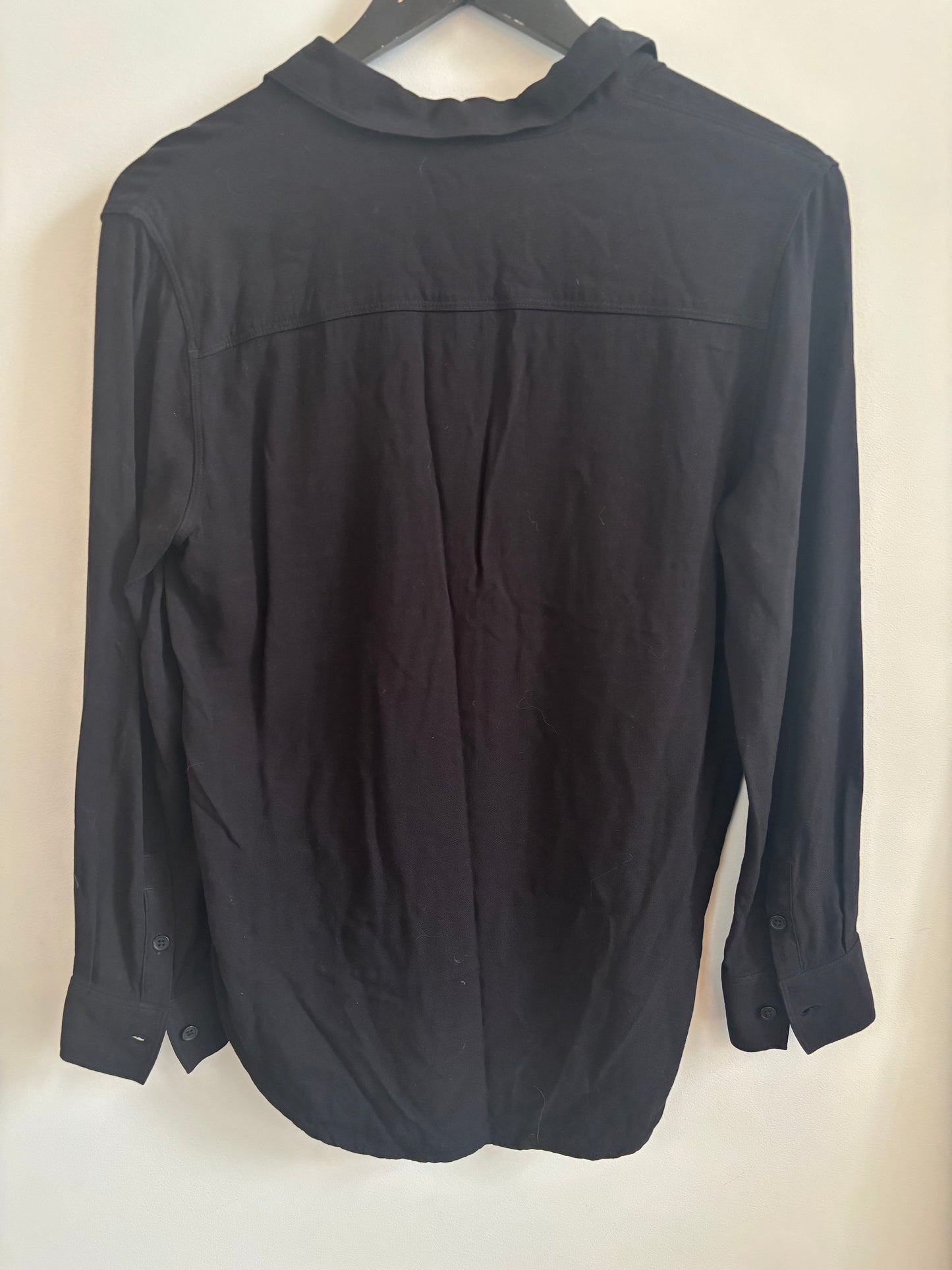 Talula / Aritzia Black Button Down | Small (O150B11)