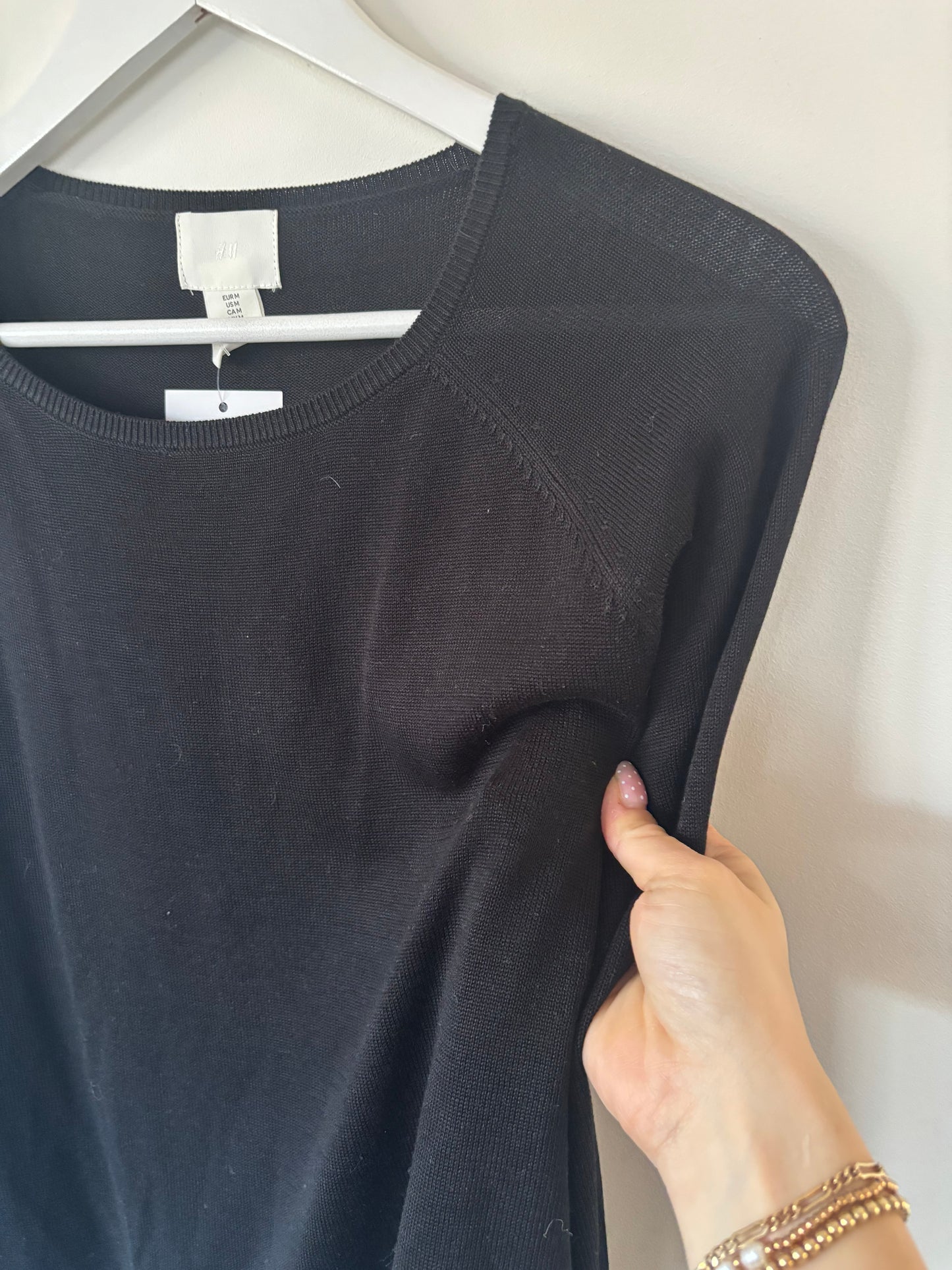 H&M Black Fine Knit Crewneck Top | Medium (N75N19)