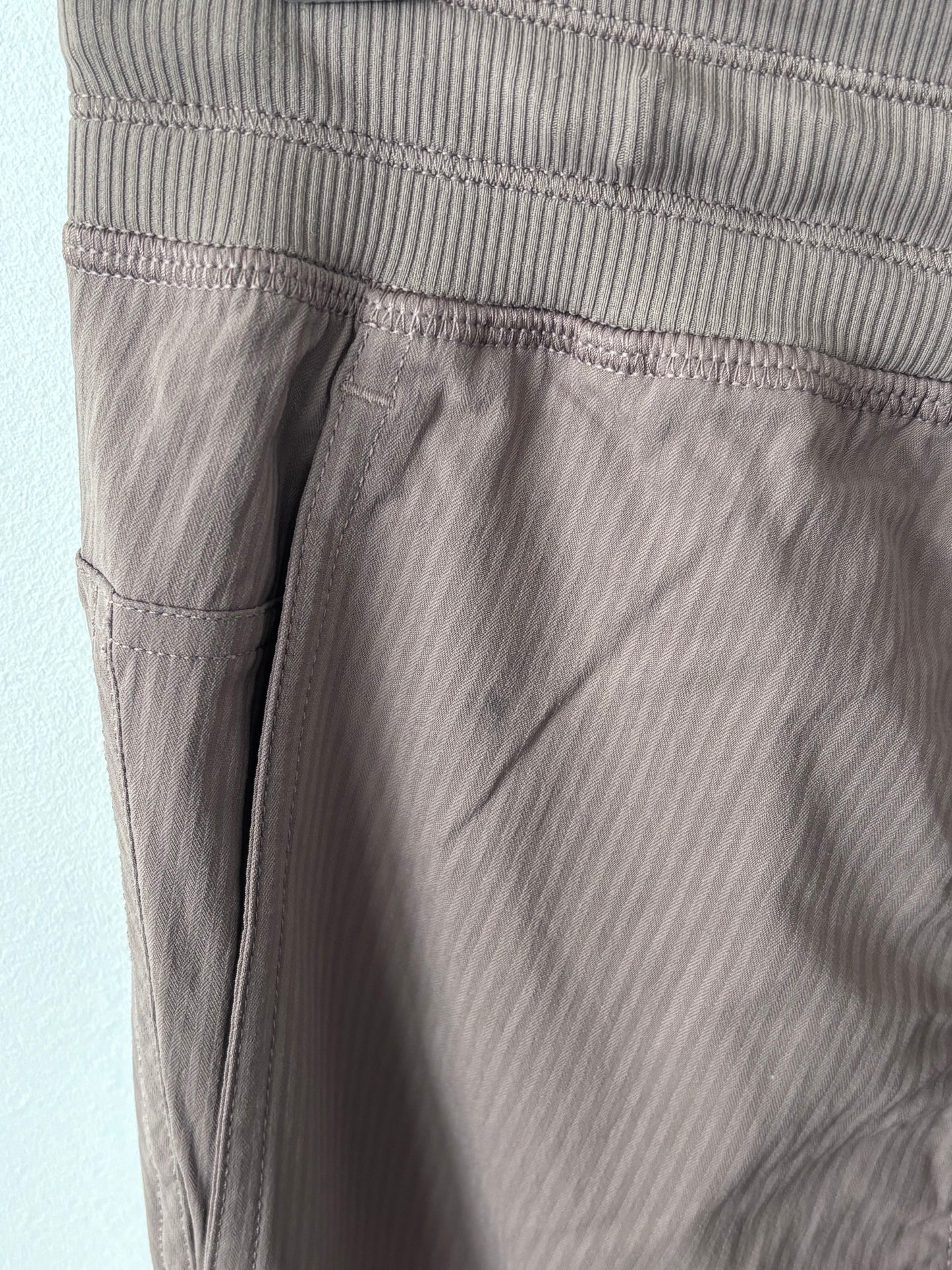 Lululemon Dance Studio Relaxed-Fit Mid-Rise Cargo Jogger |Sz XS (fits like 2-4)