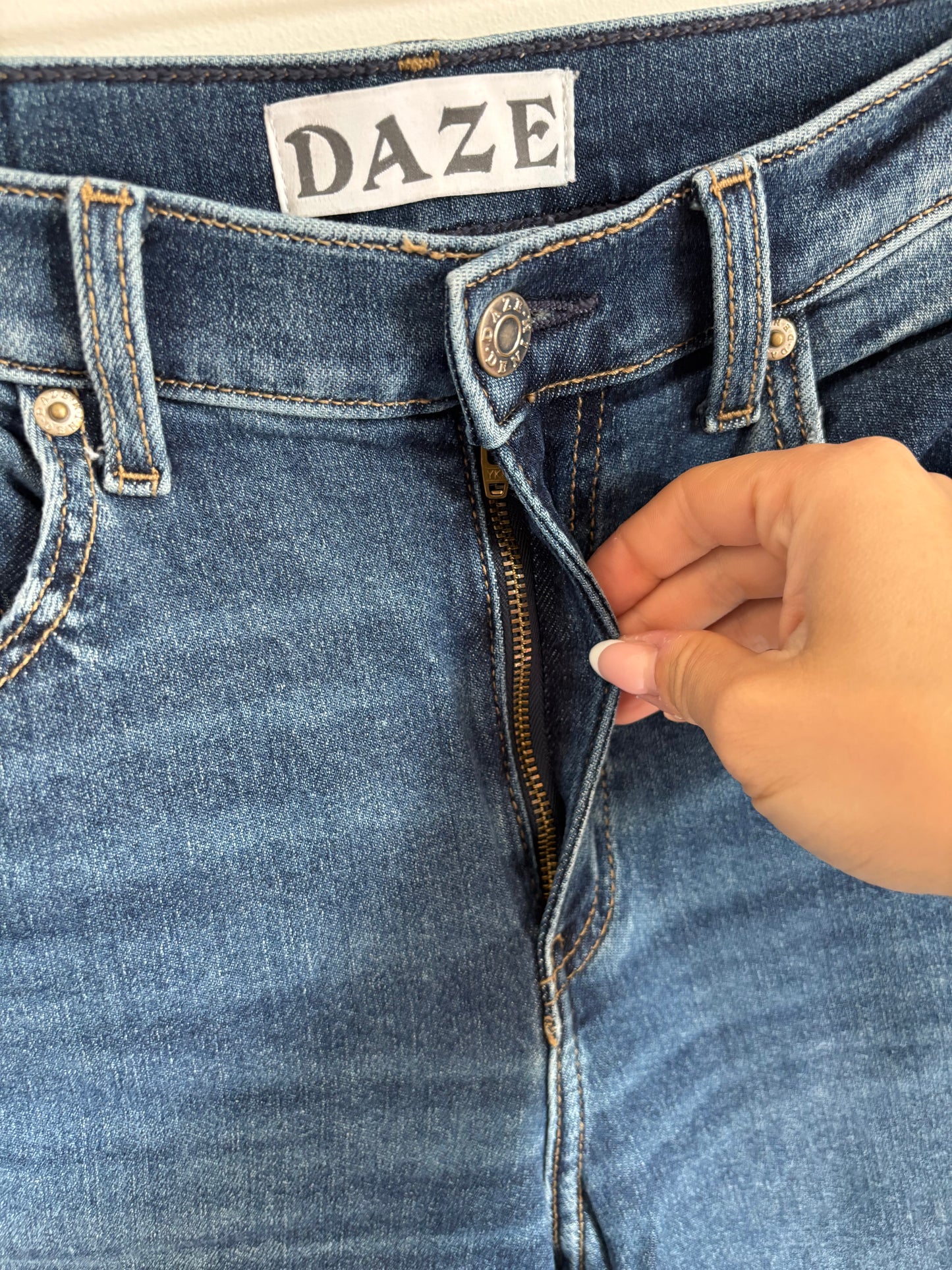 Daze Denim Pleaser Jeans High Rise Raw Hem | 29