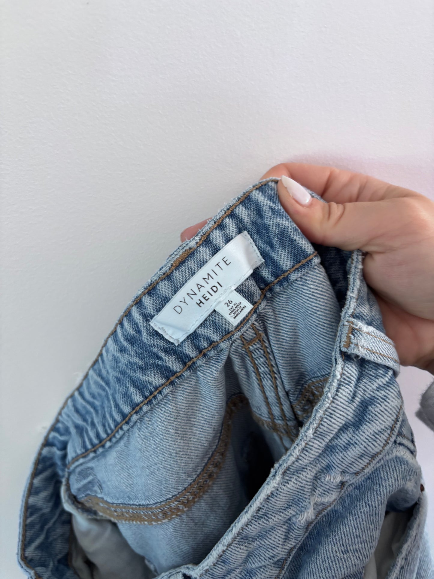 Dynamite Heidi Distressed Jeans | Sz 26