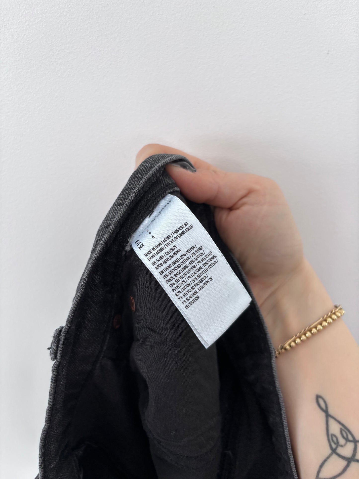AE Baggy Bermuda Shorts NWT | Sz 6