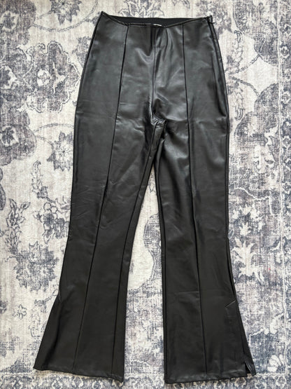 A&F Vegan Leather Flare Pants | Sz Medium (J171K9)