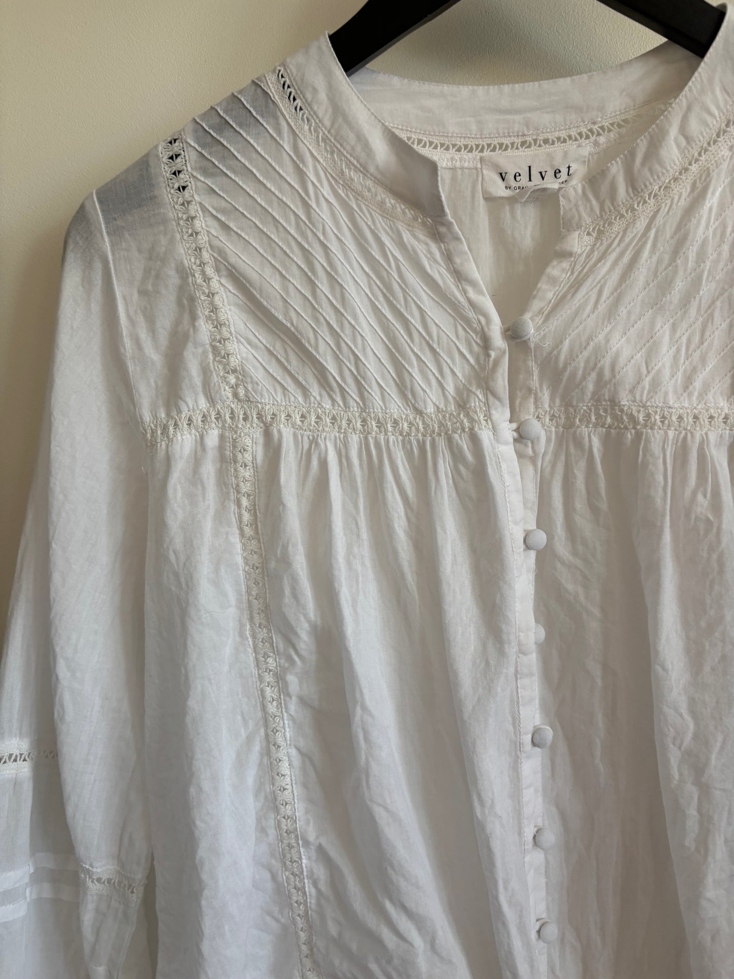 *Velvet by Graham & Spencer Yadira Poet Blouse | Medium