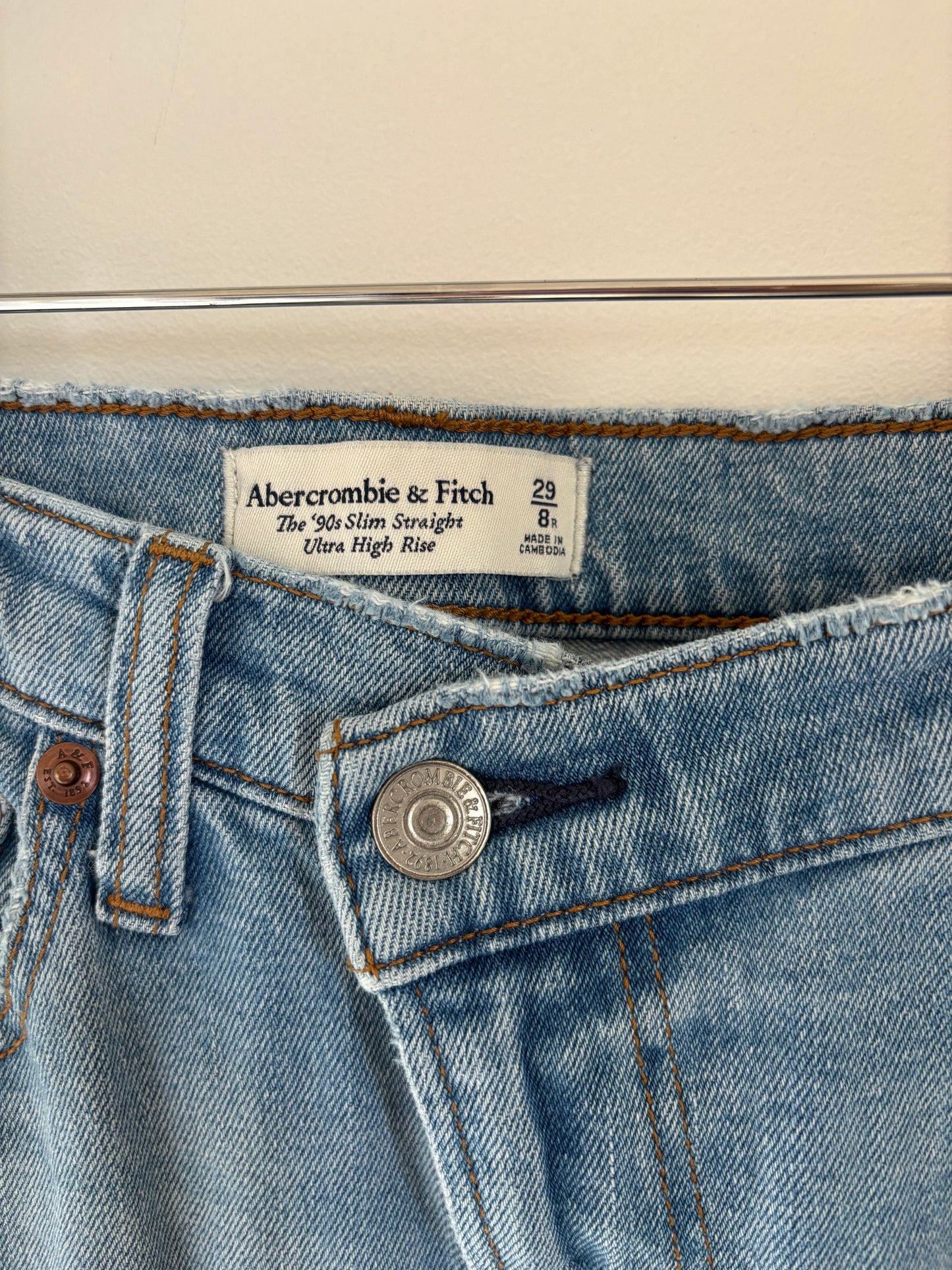 Abercrombie 90s Slim Straight Curve Love Denim | 29