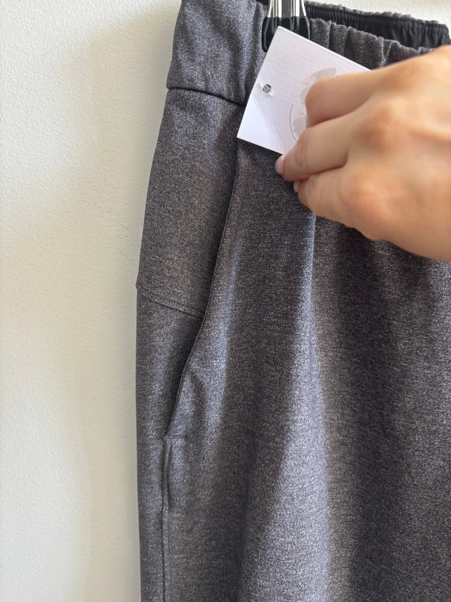 Lululemon On the Fly 28" pant | 6