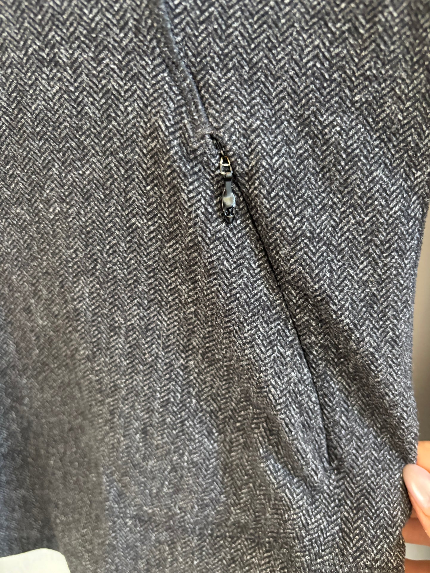 Lululemon Think Fast Pullover in Heathered Herringbone Black | 4 (O61C3)