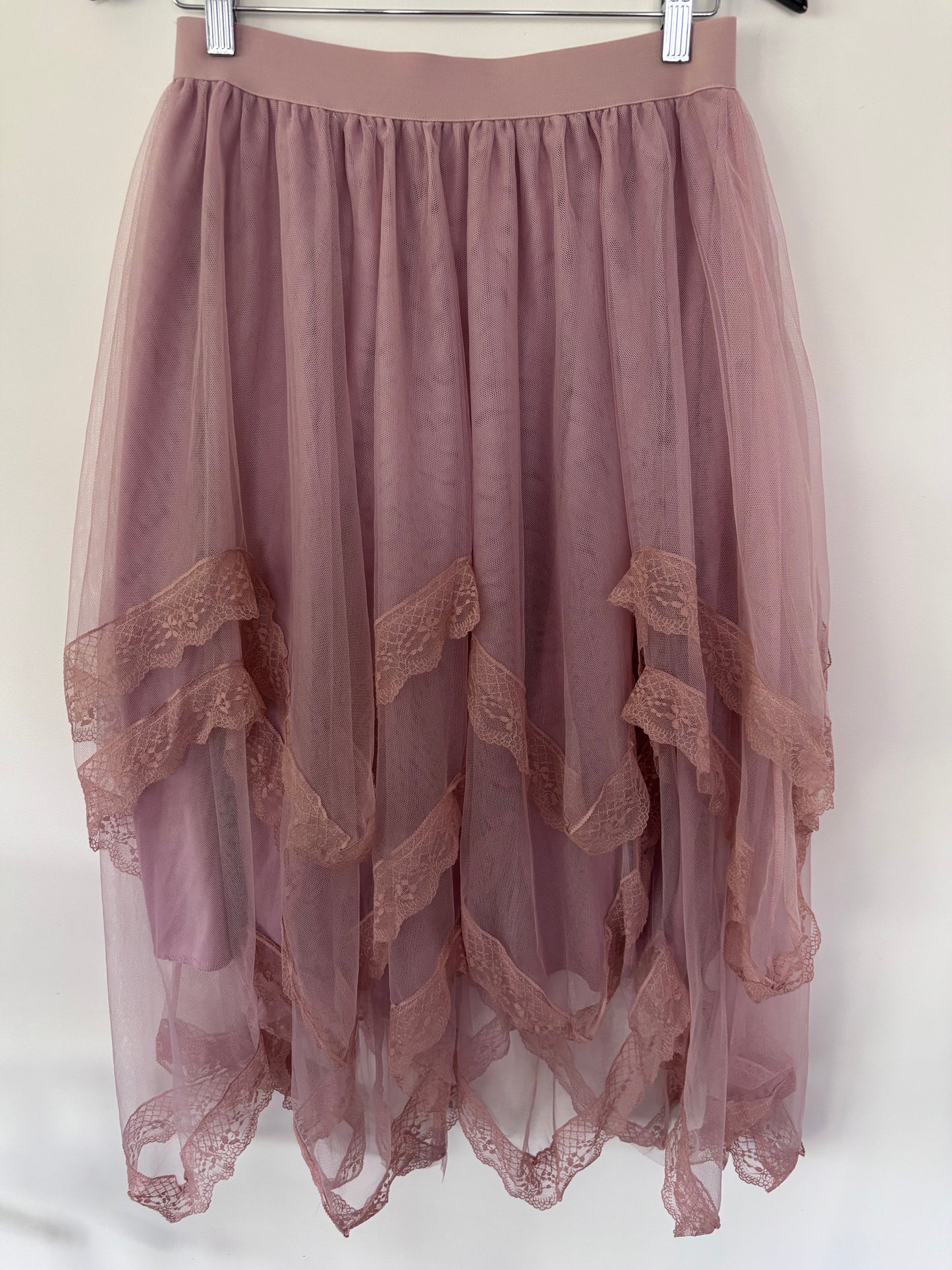 Romwe Tiered Tulle & Lace Skirt in Blush Pink | Sz Large (8/10)