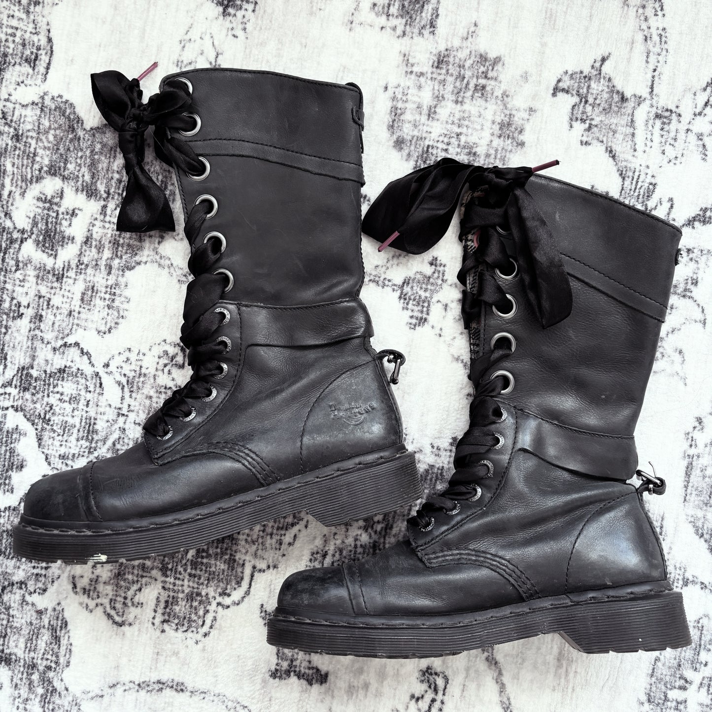 Dr Martin's 12 Eye Triumph 1914 Fold Over Boot | Sz 7.5 (38)