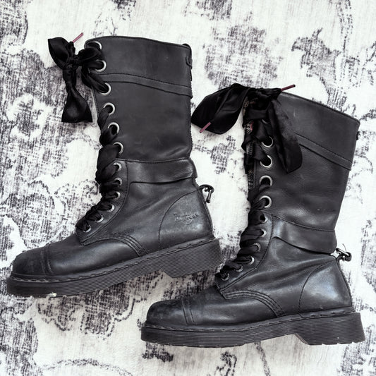 Dr Martin's 12 Eye Triumph 1914 Fold Over Boot | Sz 7.5 (38)