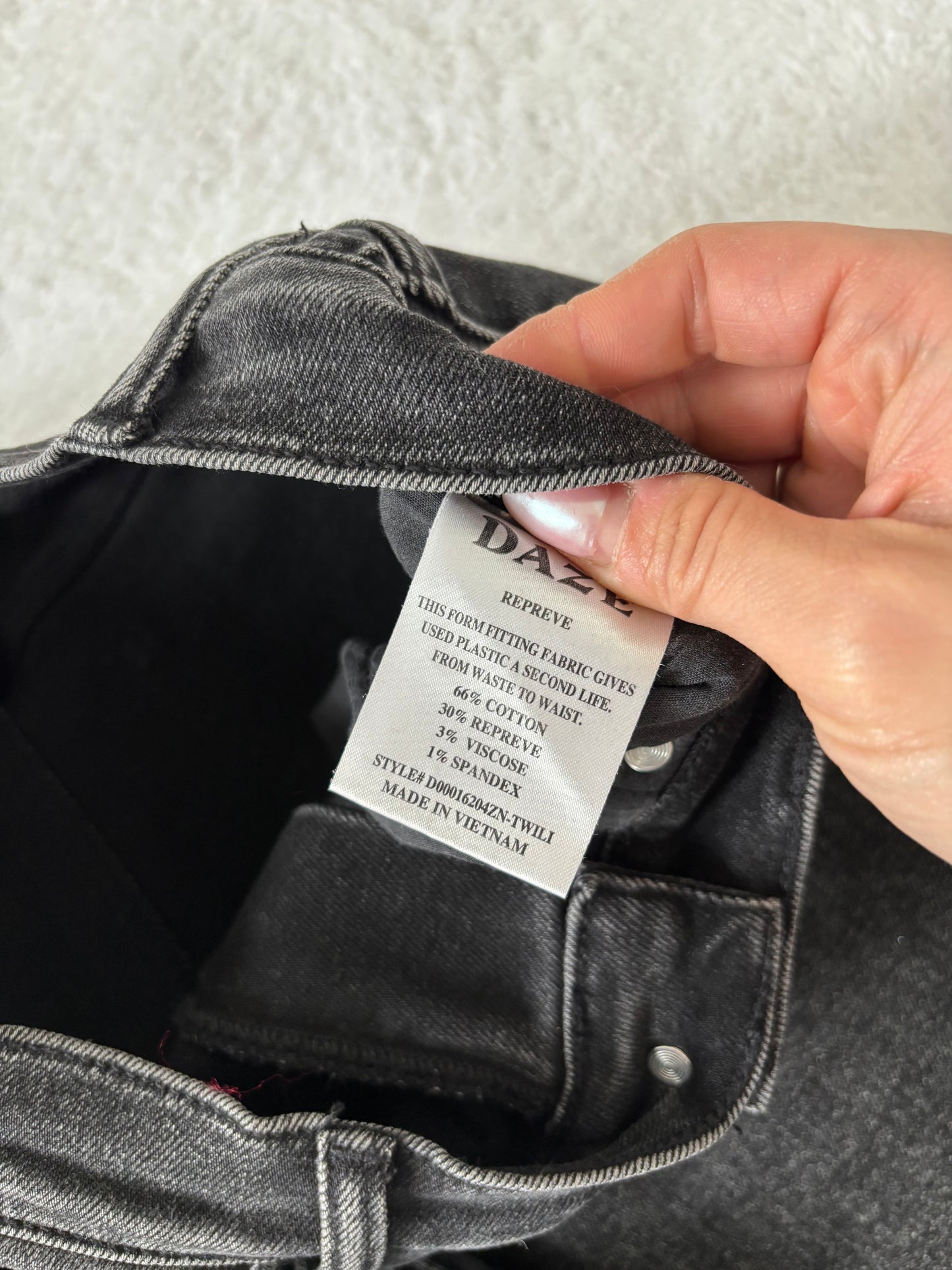 Daze Denim Sundaze High Rise Straight Black Wash | 29 (O77G1)