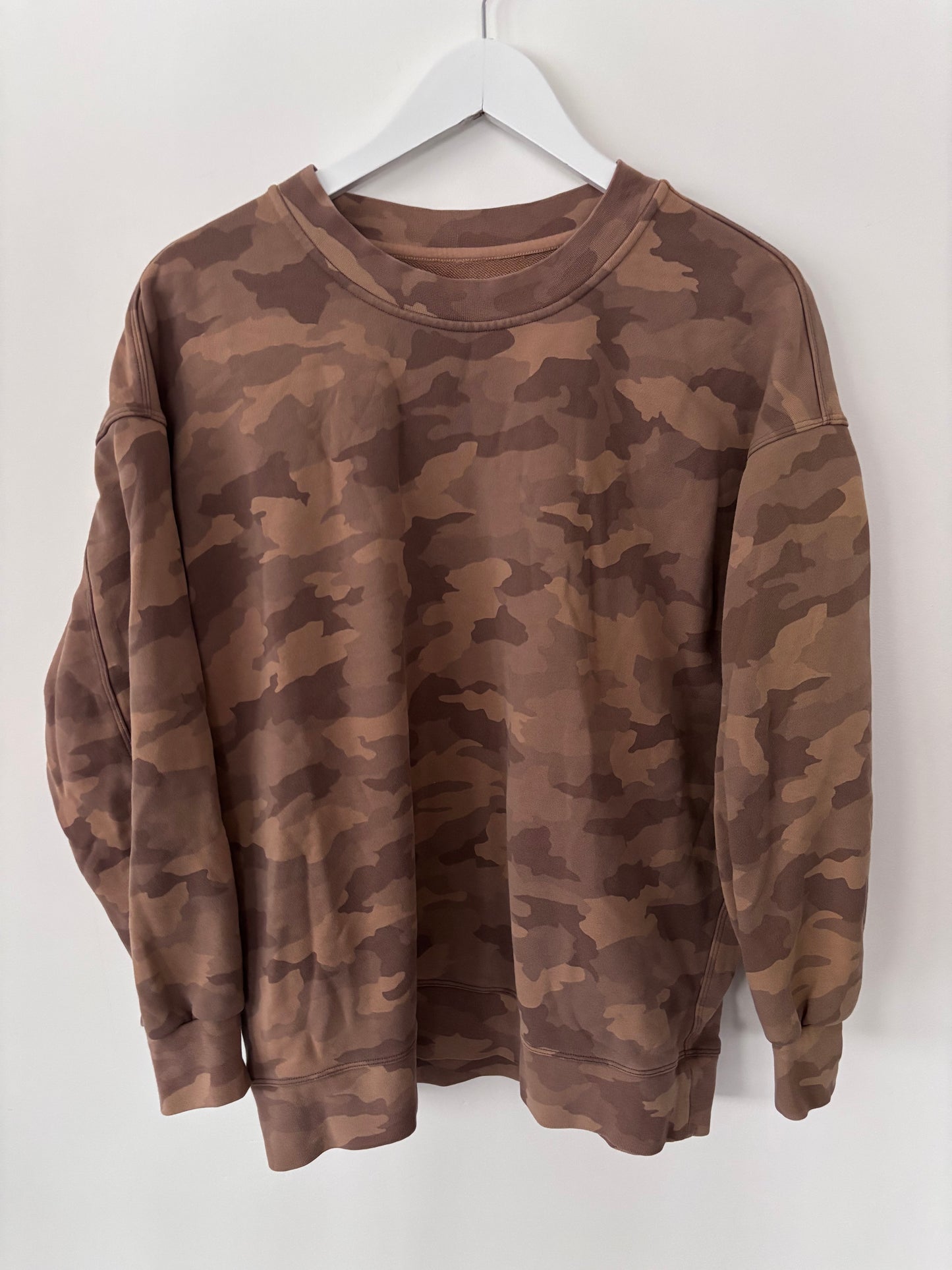 Lululemon Perfectly Oversized Crew in Camo Beige Multi | Sz Medium (best guess, fits Large)