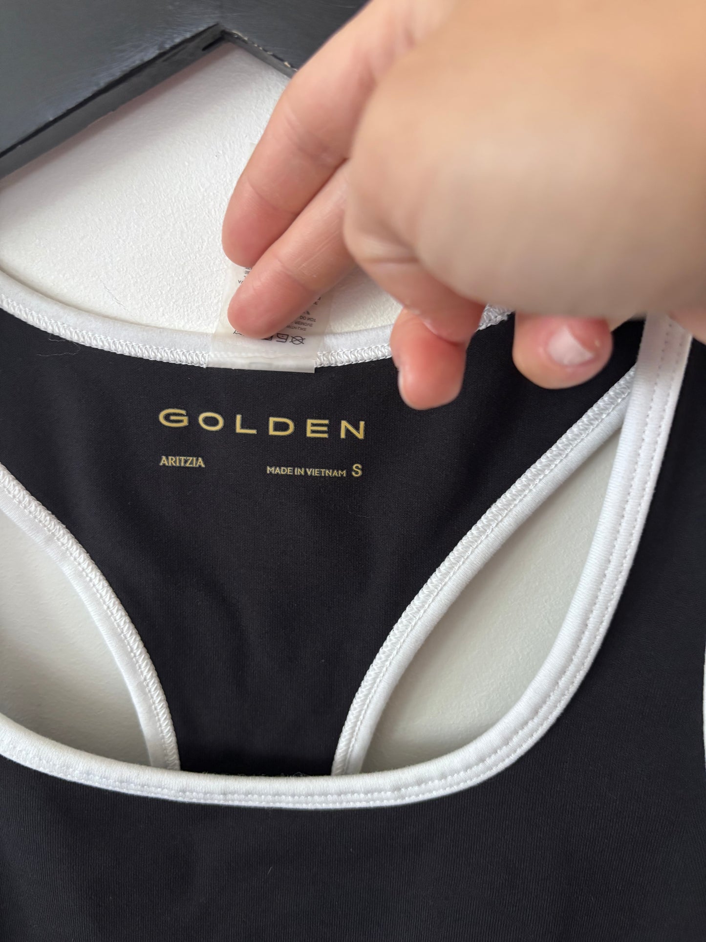 Aritzia Golden Life Absolute Tank | Sz Small